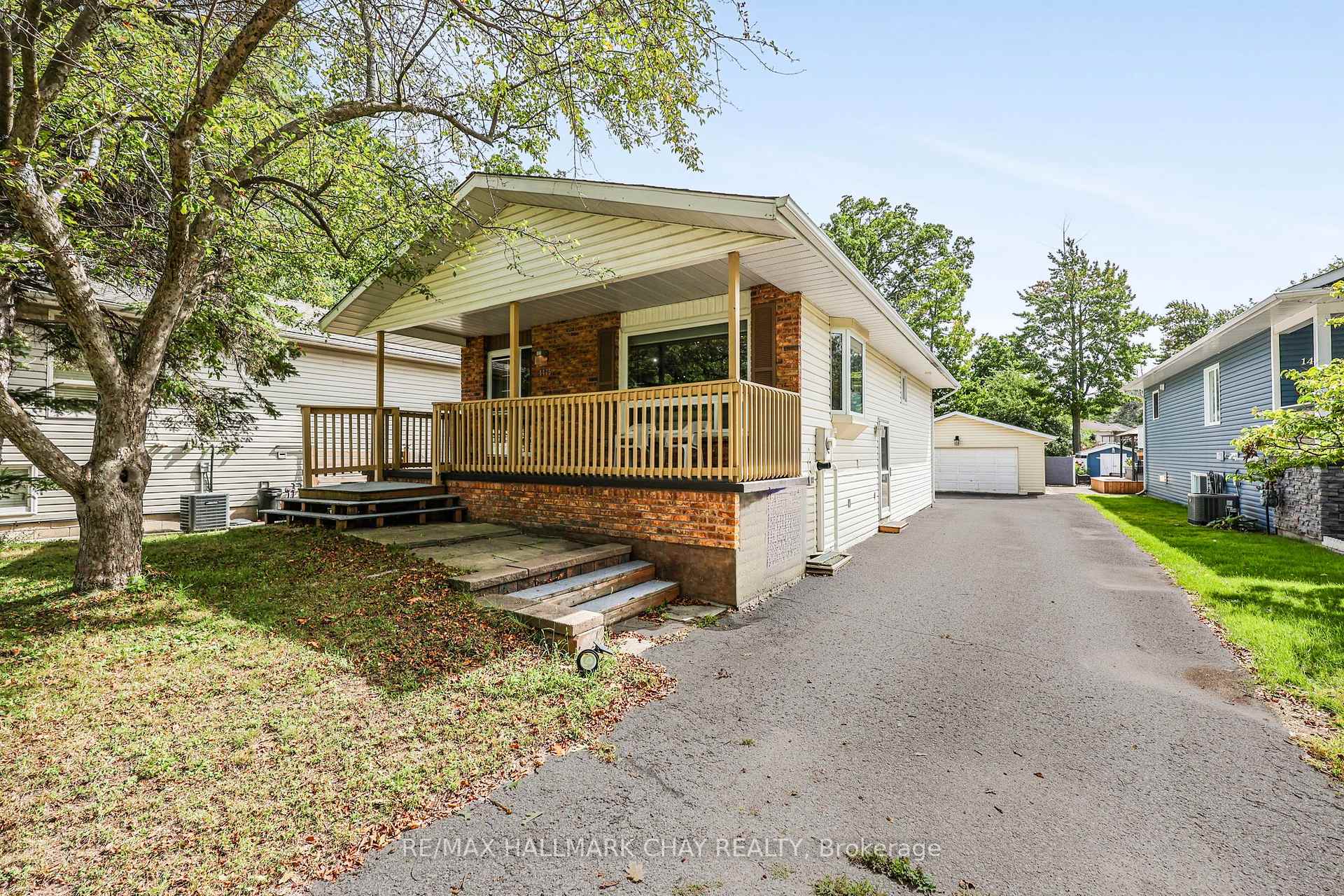 Photo of 1475 River Road W