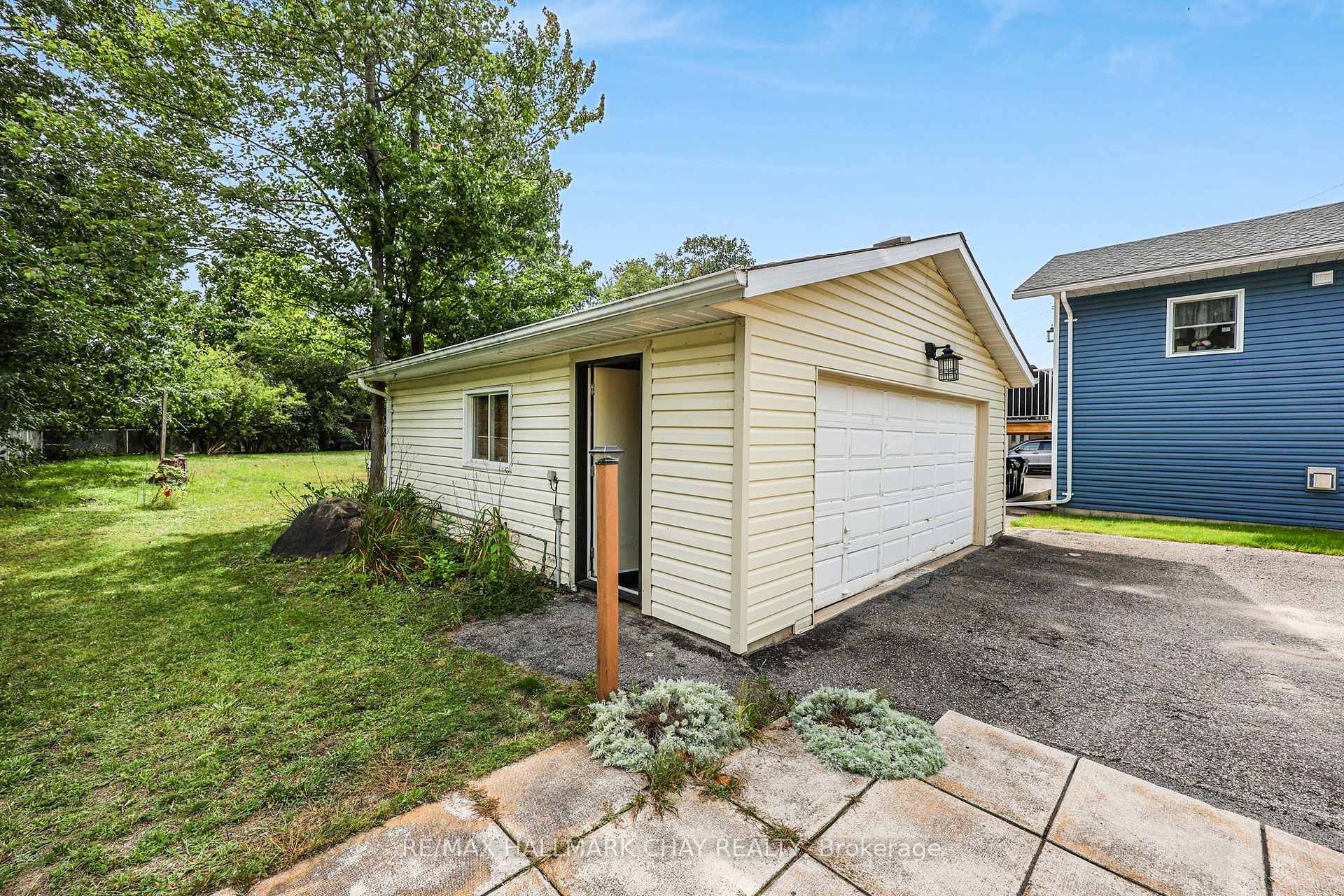 Photo 4 of 1475 River Road W, Wasaga Beach — HOMEH