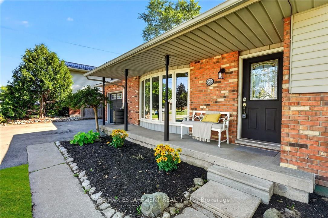Photo 3 of 356 Station Street, West Lincoln, Smithville — HOMEH