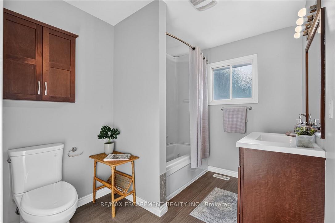 Photo 18 of 356 Station Street, West Lincoln, Smithville — HOMEH