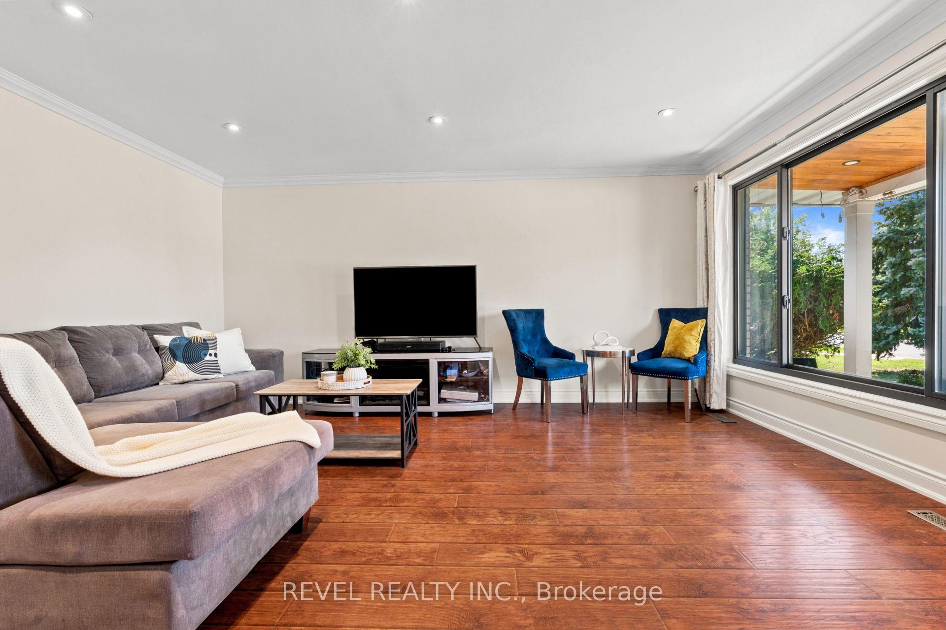 Photo 4 of 374 Bartley Bull Parkway, Brampton, Brampton East — HOMEH