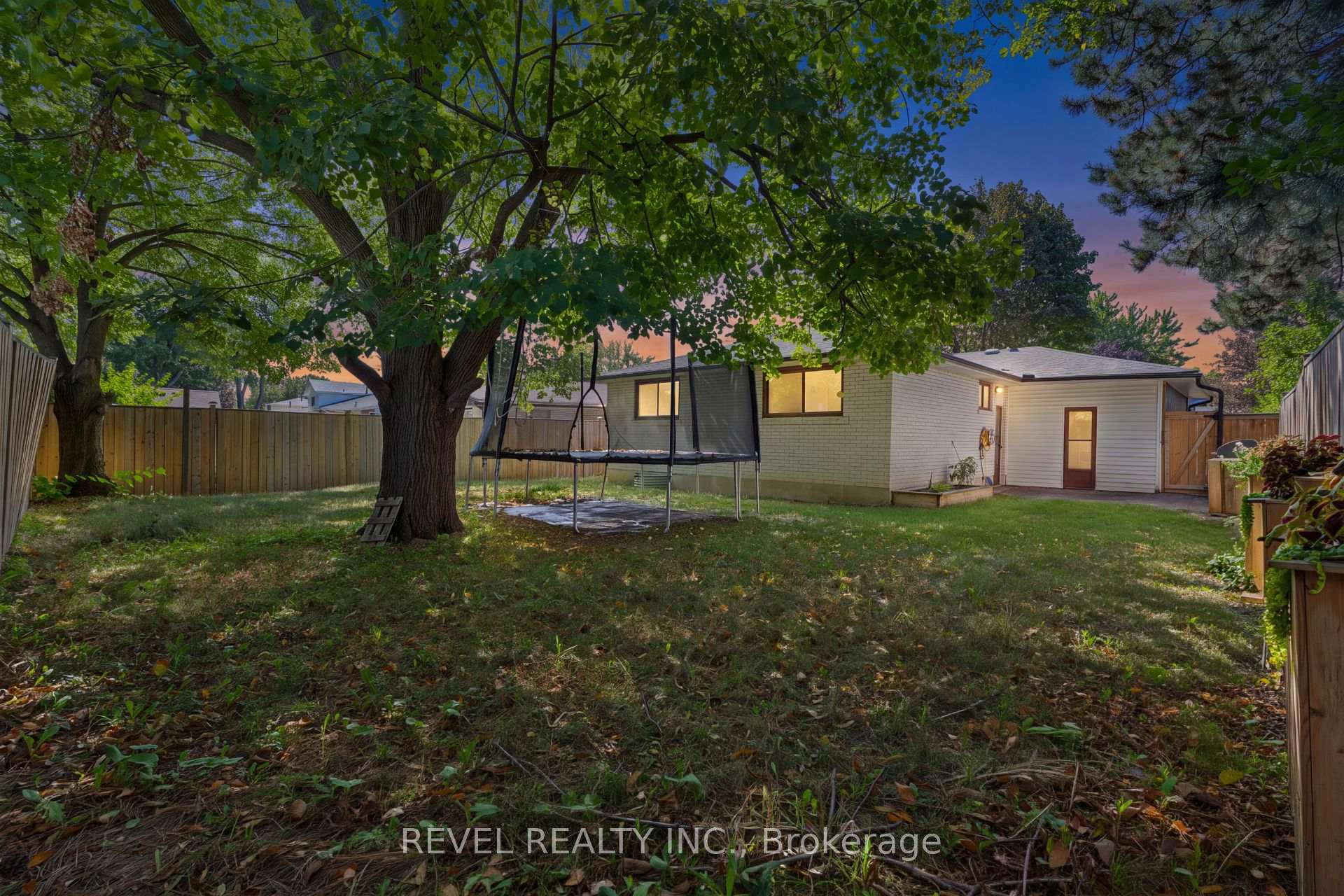 Photo 31 of 374 Bartley Bull Parkway, Brampton, Brampton East — HOMEH