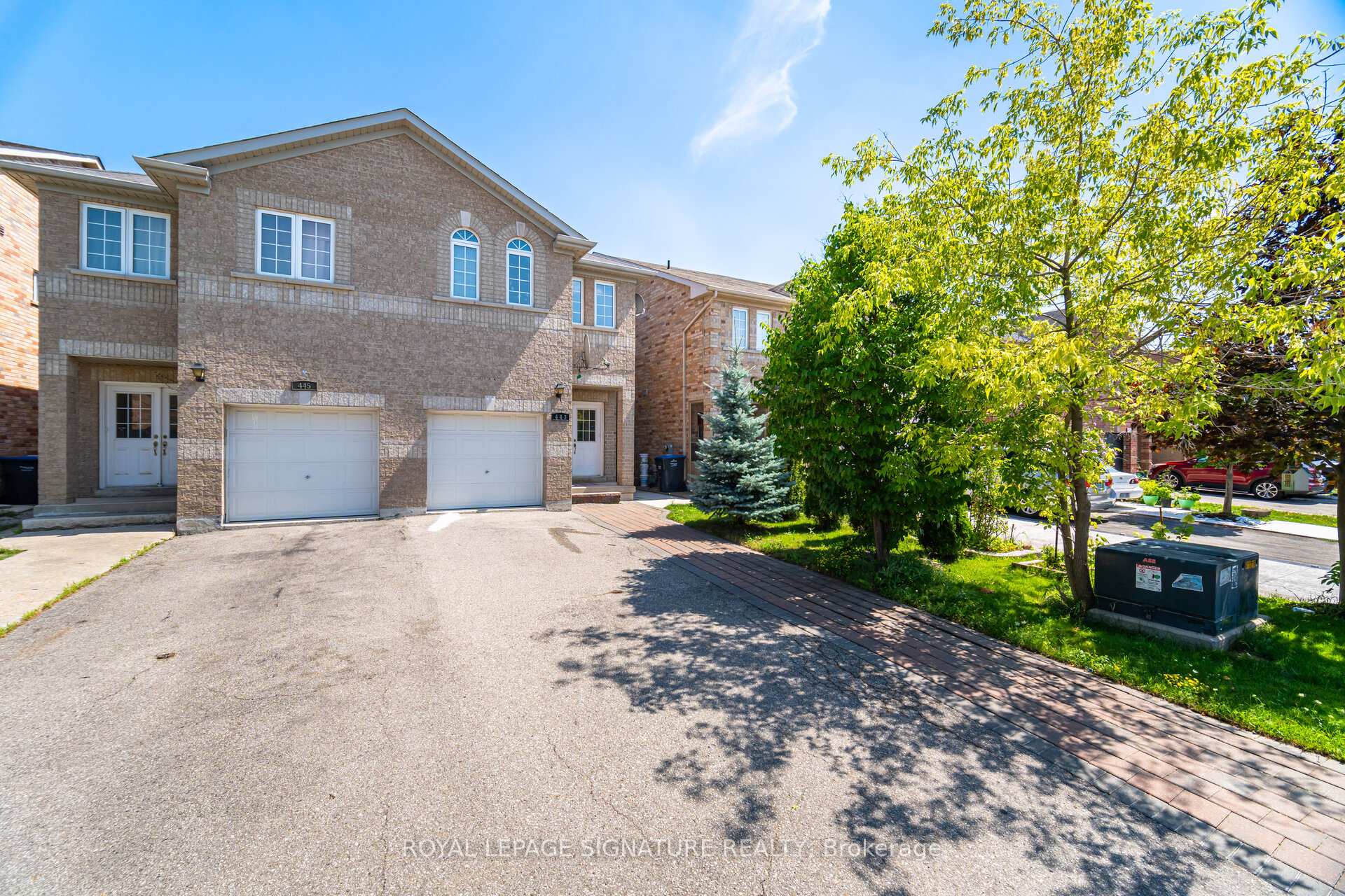 Photo 3 of 443 Comiskey Crescent, Mississauga, Meadowvale Village — HOMEH