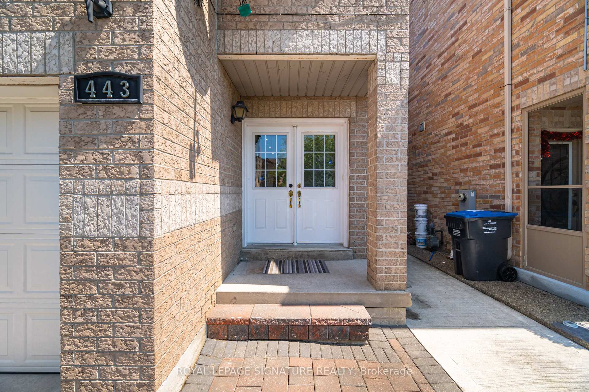 Photo 4 of 443 Comiskey Crescent, Mississauga, Meadowvale Village — HOMEH
