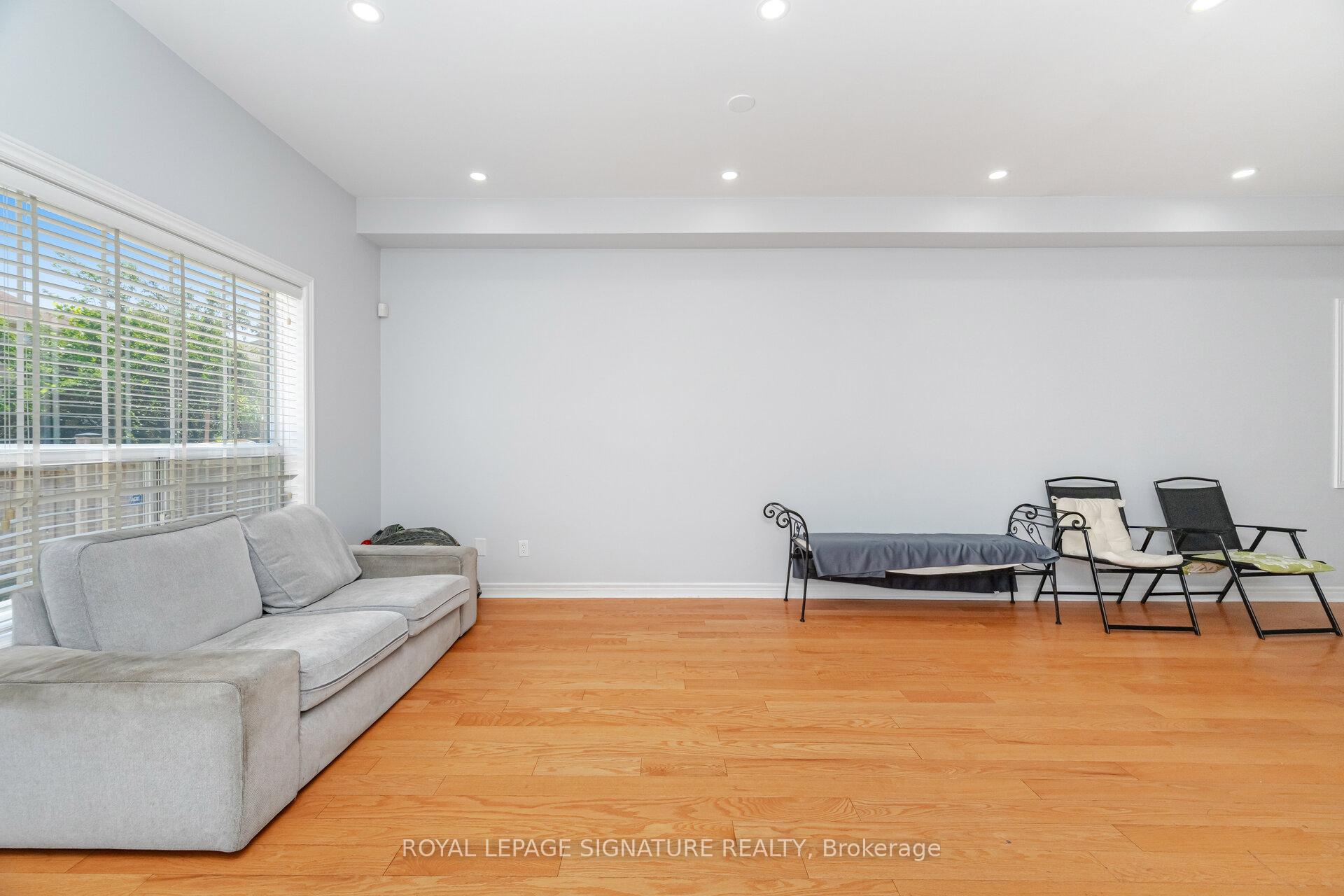 Photo 11 of 443 Comiskey Crescent, Mississauga, Meadowvale Village — HOMEH