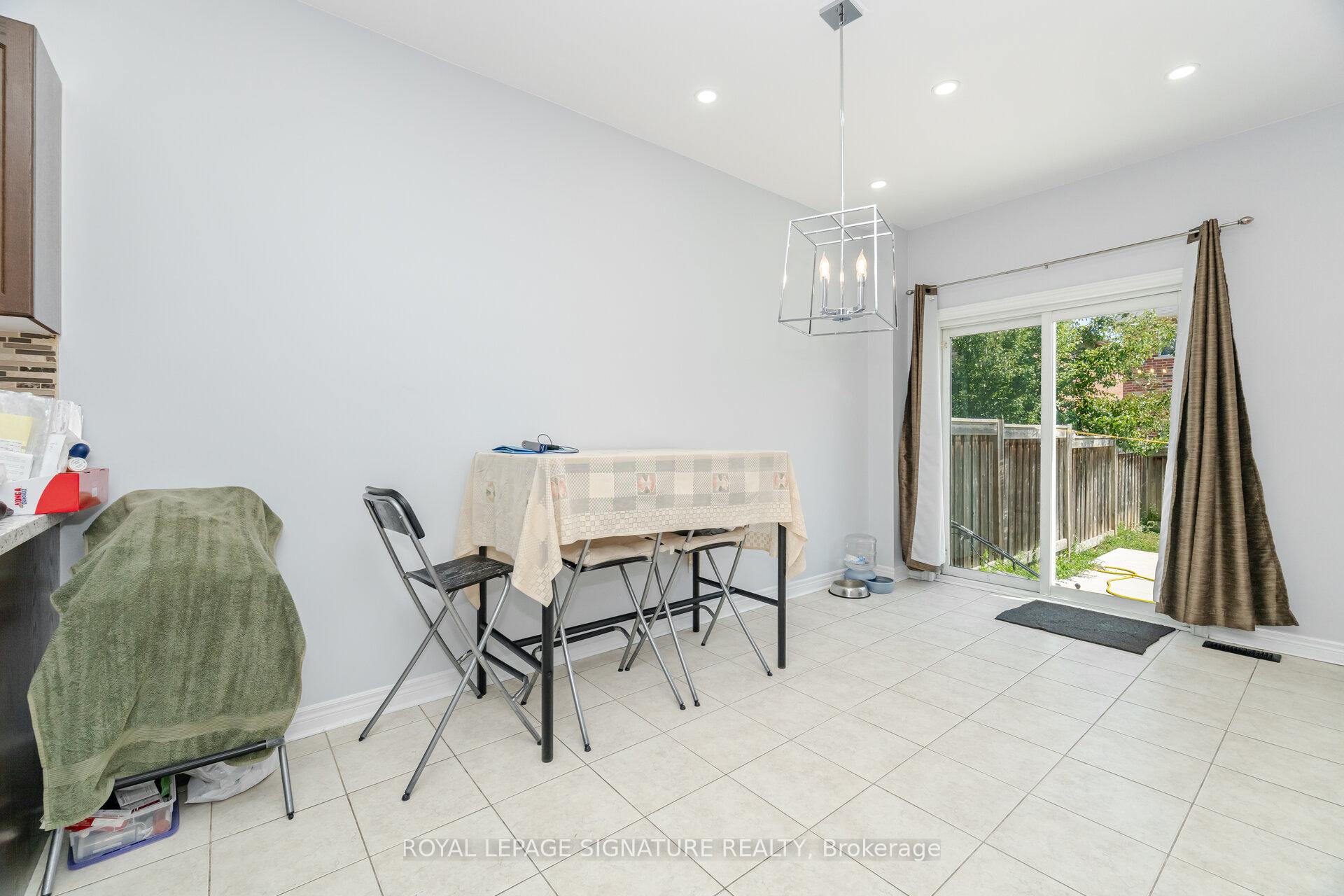 Photo 14 of 443 Comiskey Crescent, Mississauga, Meadowvale Village — HOMEH