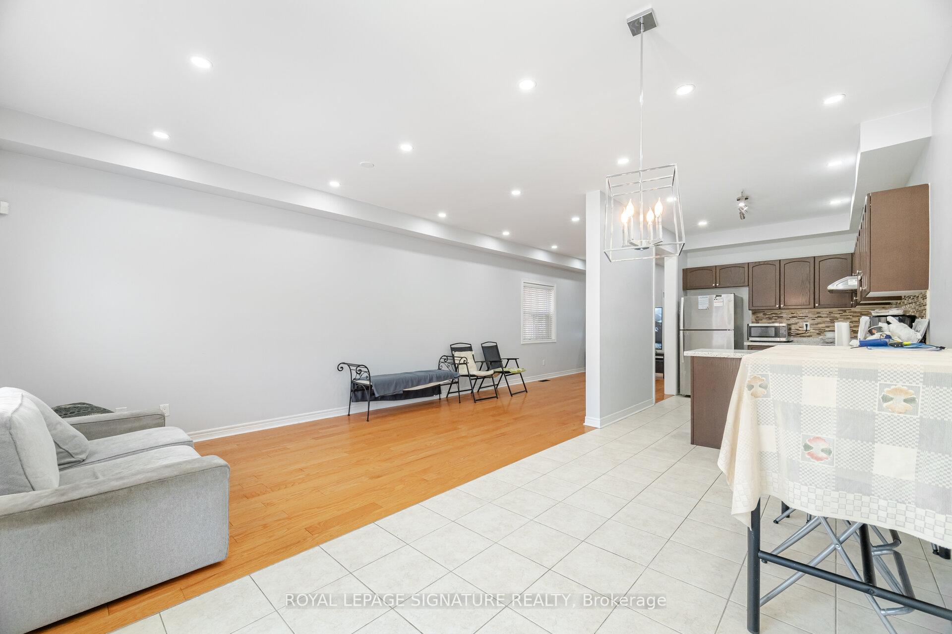 Photo 15 of 443 Comiskey Crescent, Mississauga, Meadowvale Village — HOMEH