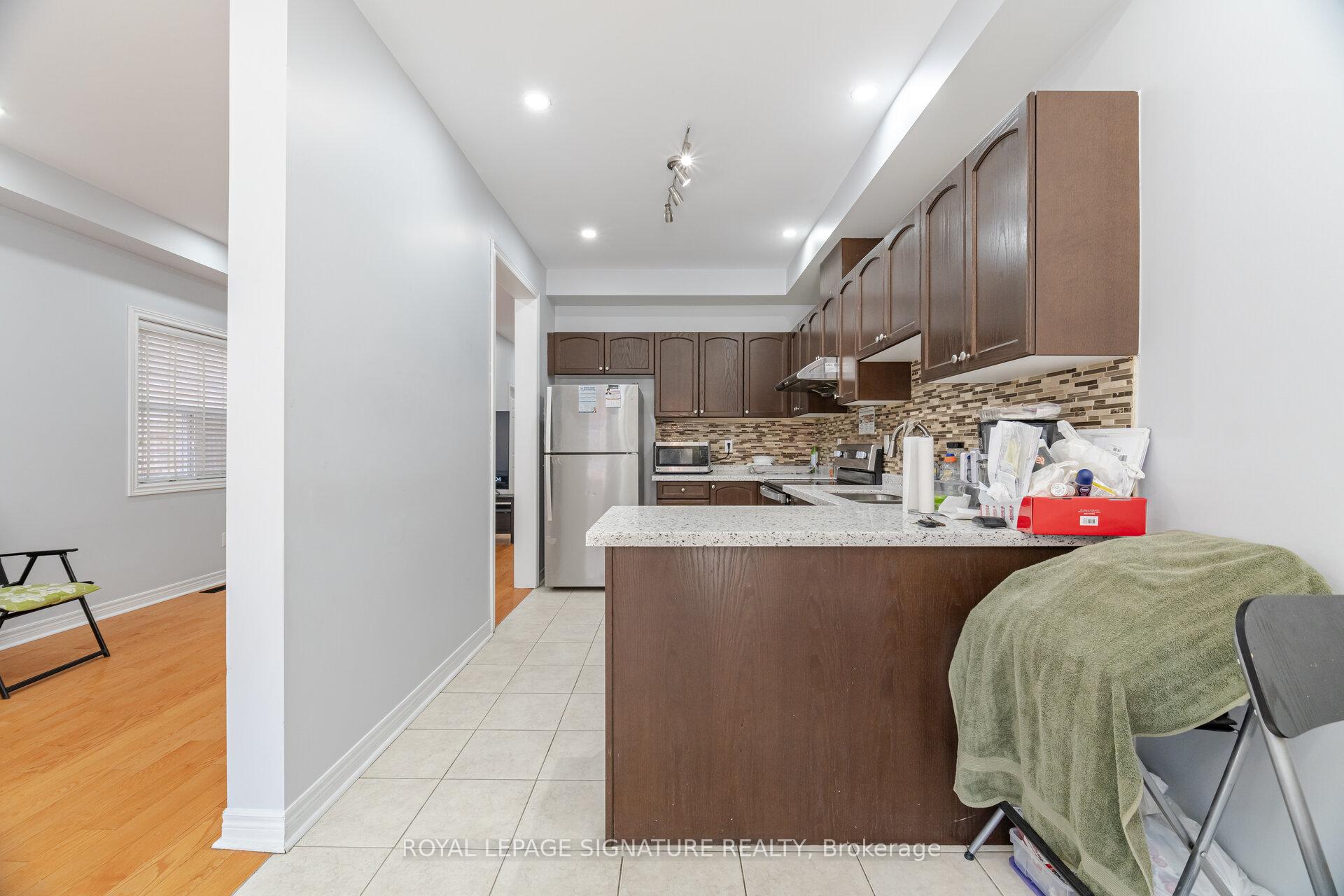 Photo 16 of 443 Comiskey Crescent, Mississauga, Meadowvale Village — HOMEH