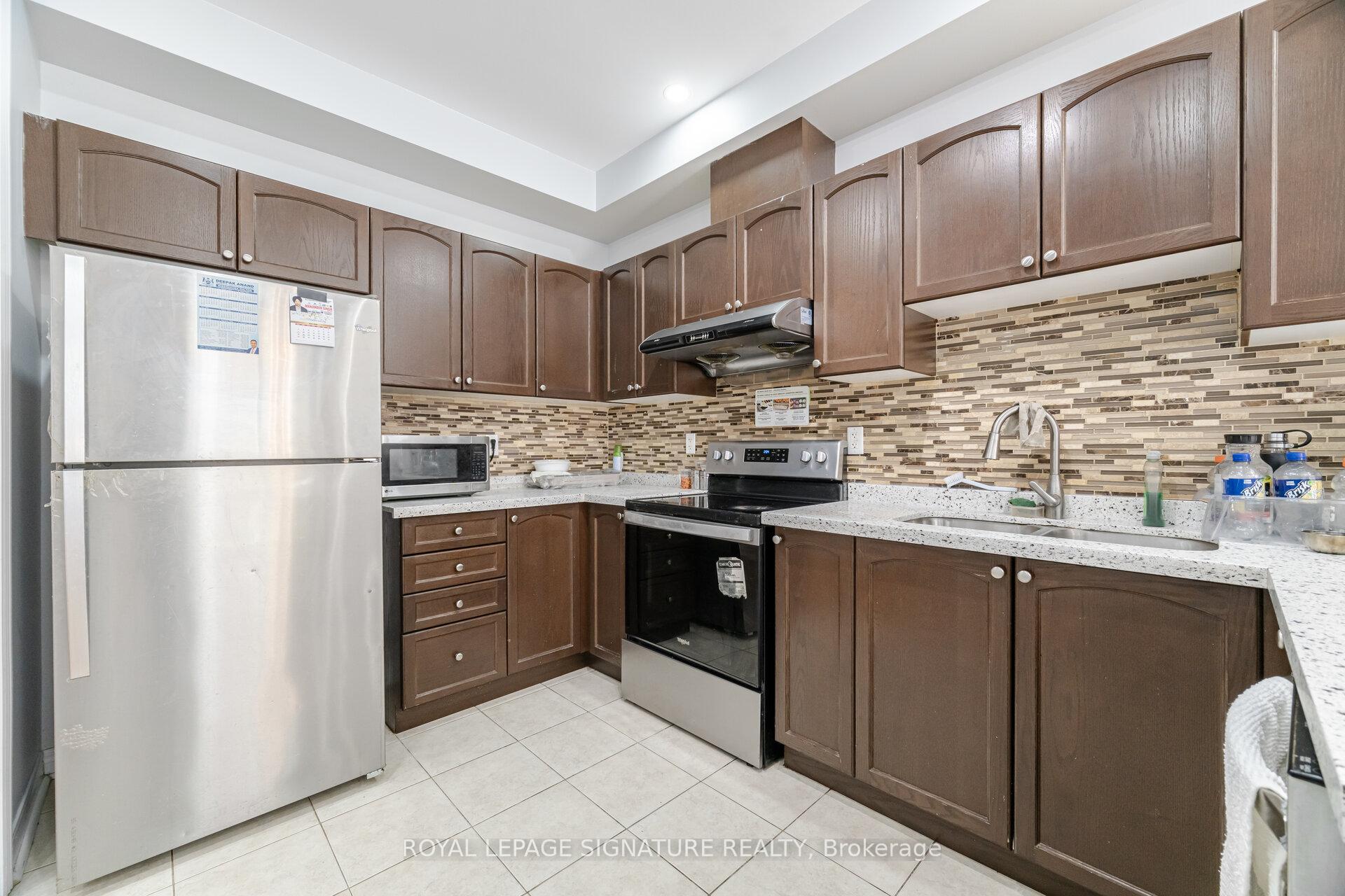 Photo 17 of 443 Comiskey Crescent, Mississauga, Meadowvale Village — HOMEH