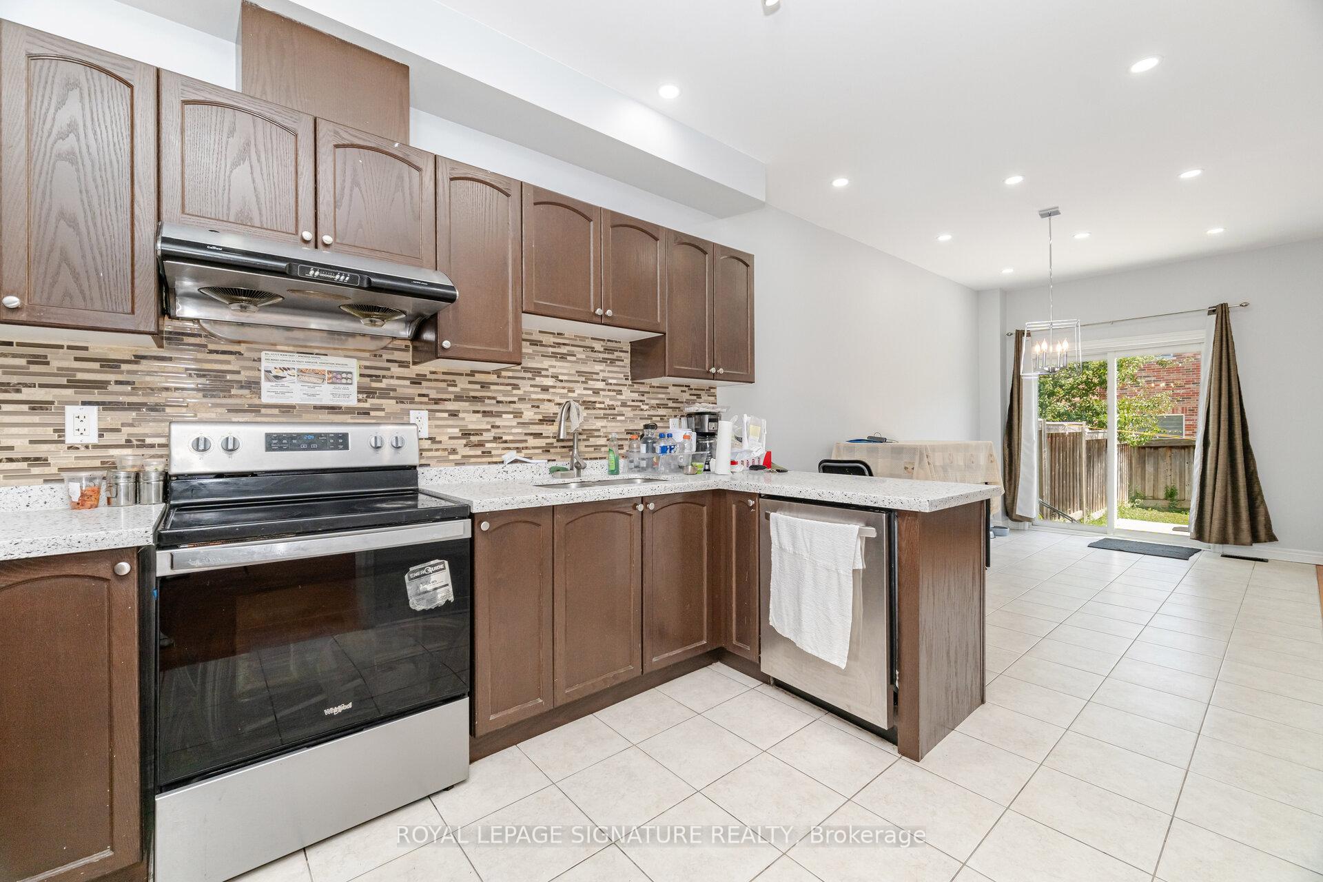 Photo 18 of 443 Comiskey Crescent, Mississauga, Meadowvale Village — HOMEH