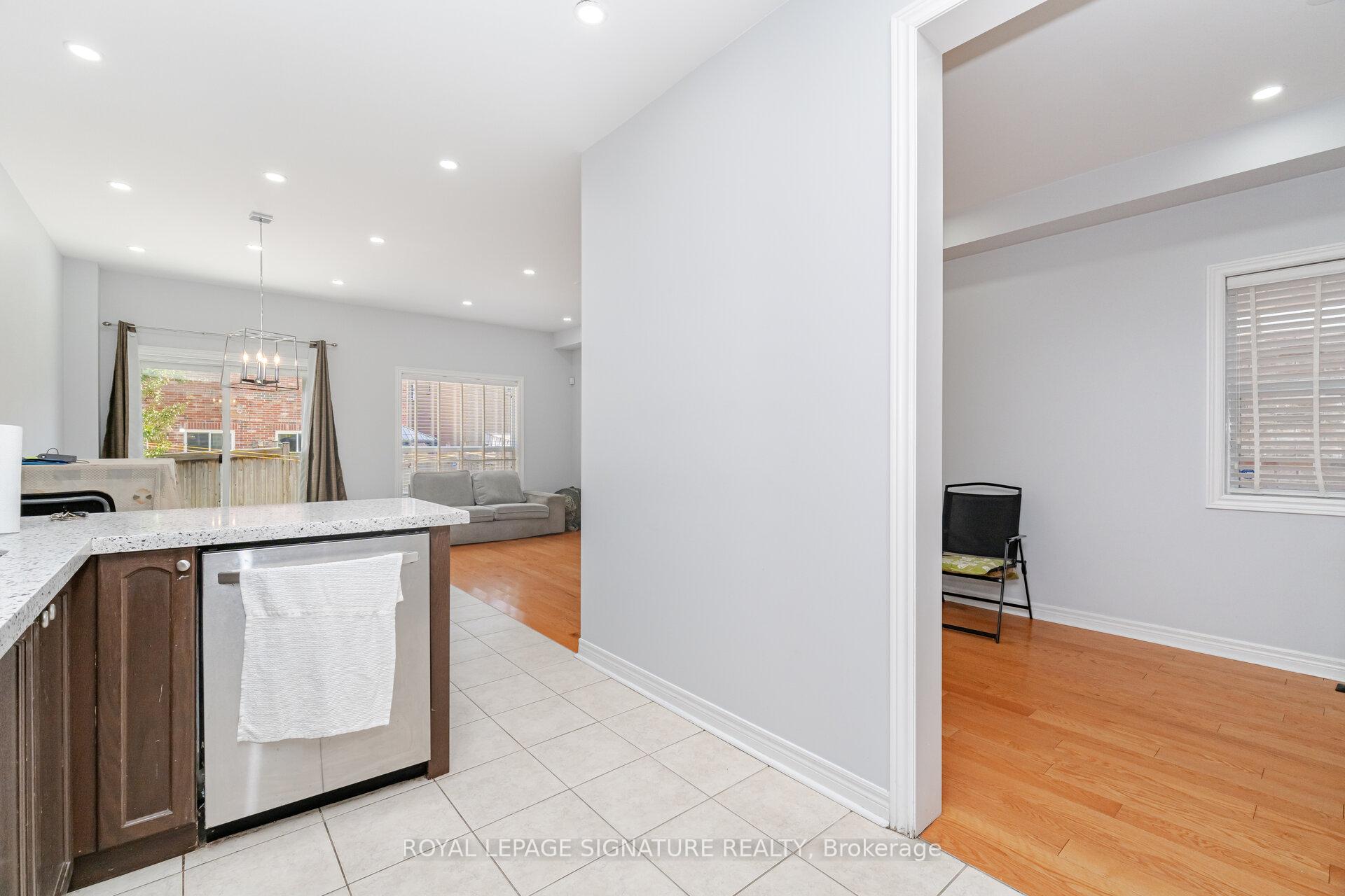 Photo 20 of 443 Comiskey Crescent, Mississauga, Meadowvale Village — HOMEH