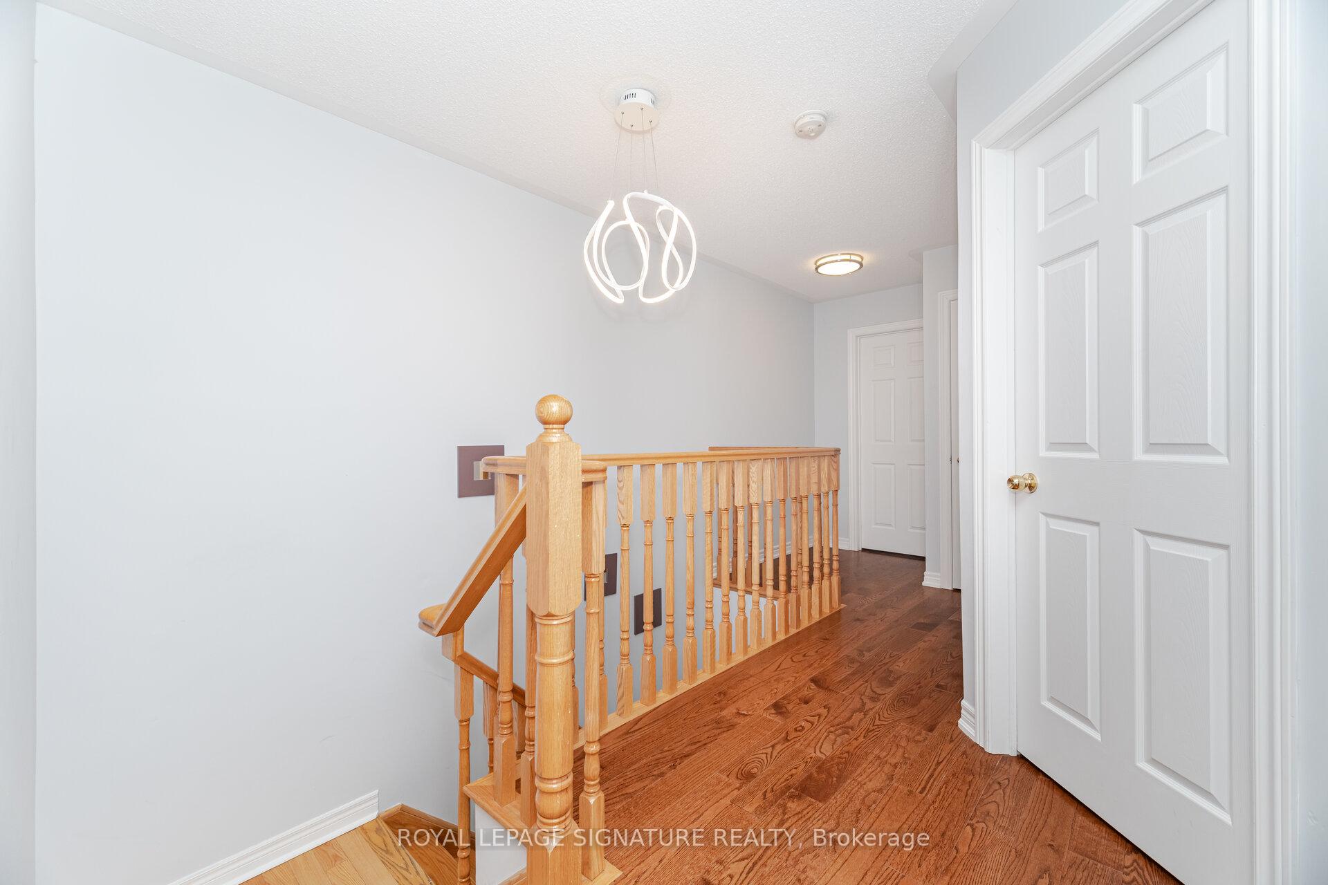 Photo 23 of 443 Comiskey Crescent, Mississauga, Meadowvale Village — HOMEH