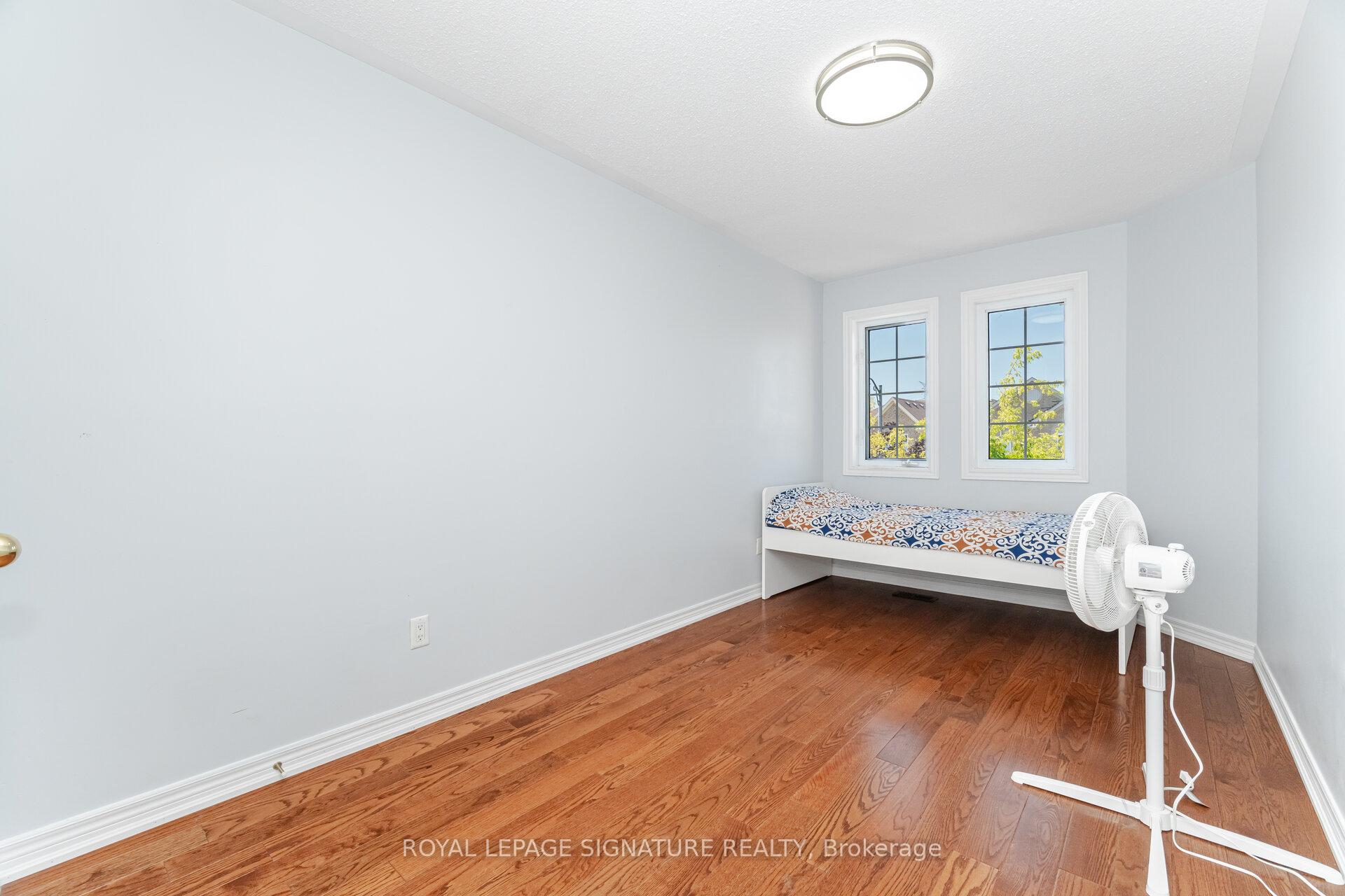 Photo 32 of 443 Comiskey Crescent, Mississauga, Meadowvale Village — HOMEH