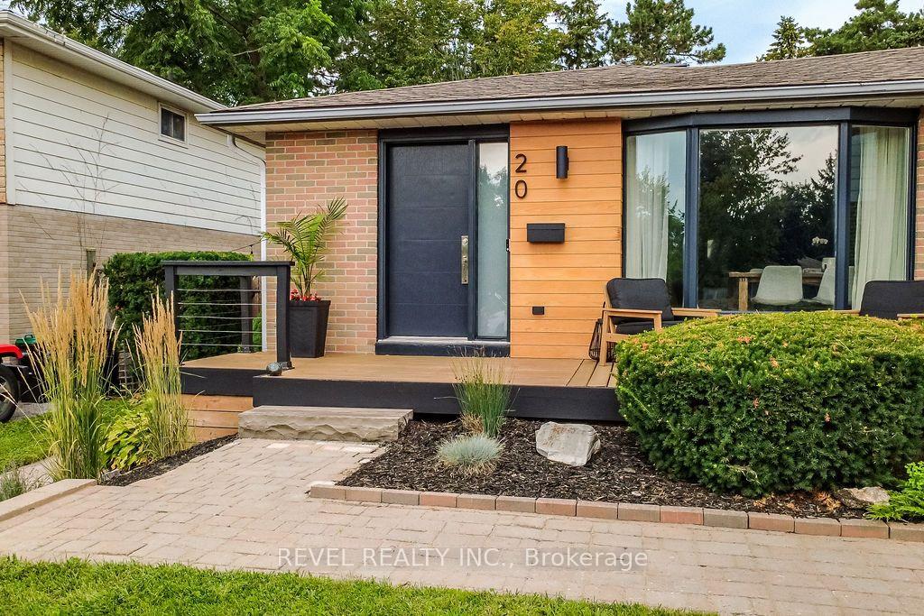 Photo 3 of 20 Cynthia Court, Barrie, 400 North — HOMEH