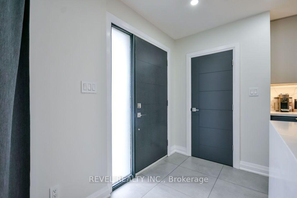 Photo 4 of 20 Cynthia Court, Barrie, 400 North — HOMEH