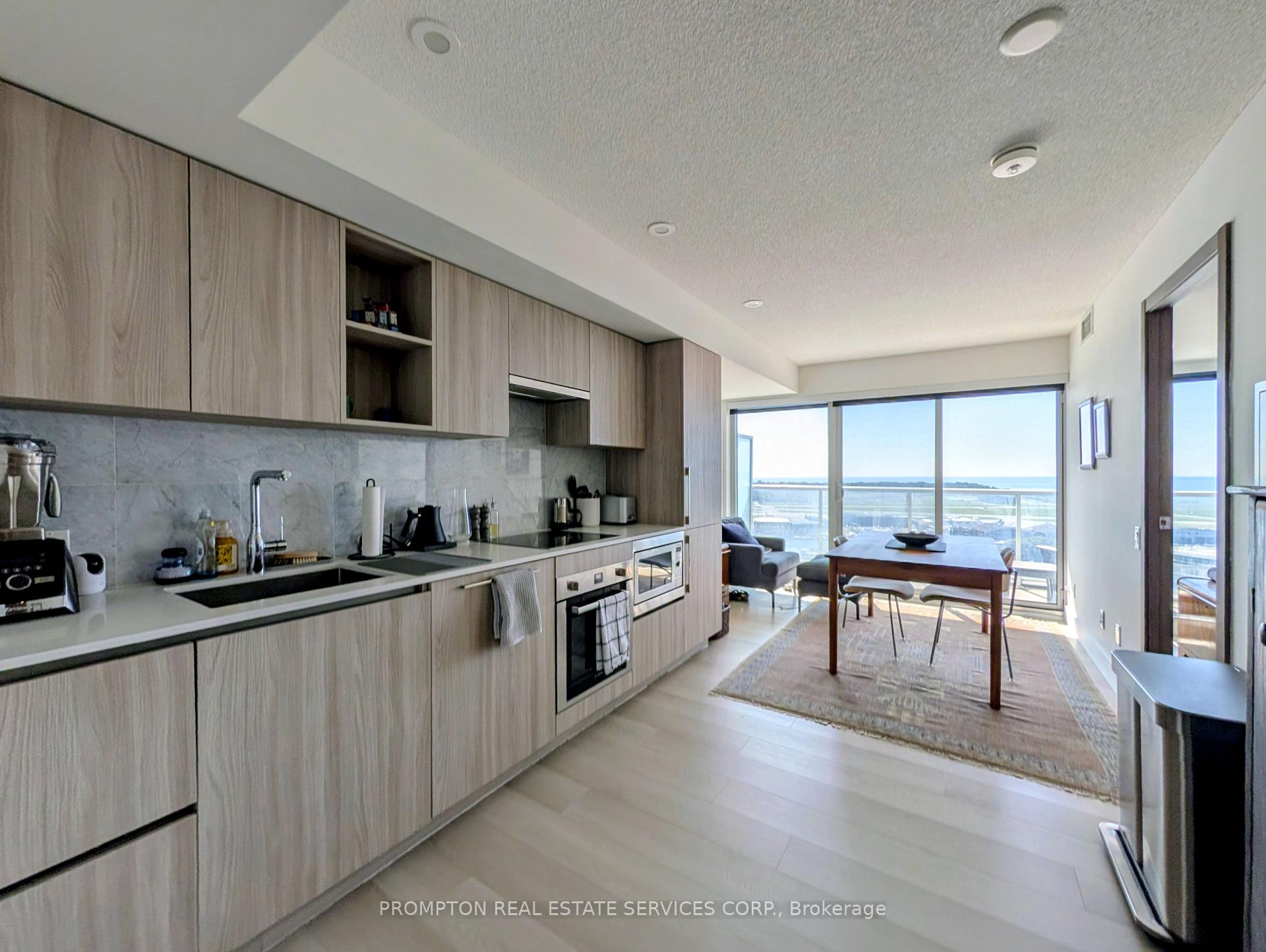 Photo 5 of Unit 2616, 17 Bathurst Street, Toronto, Waterfront Communities — HOMEH