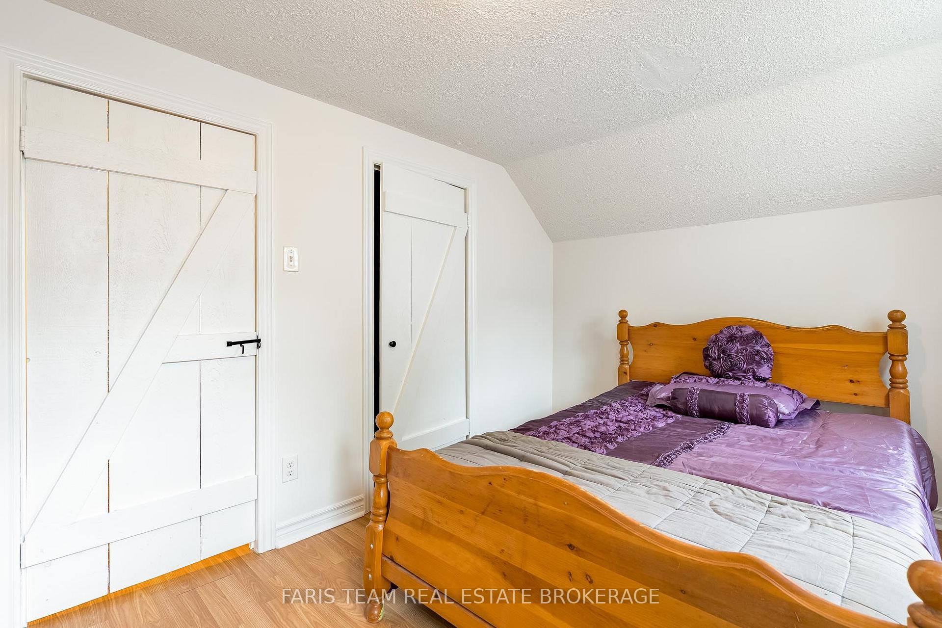 Photo 33 of 308 Russell Street, Midland — HOMEH