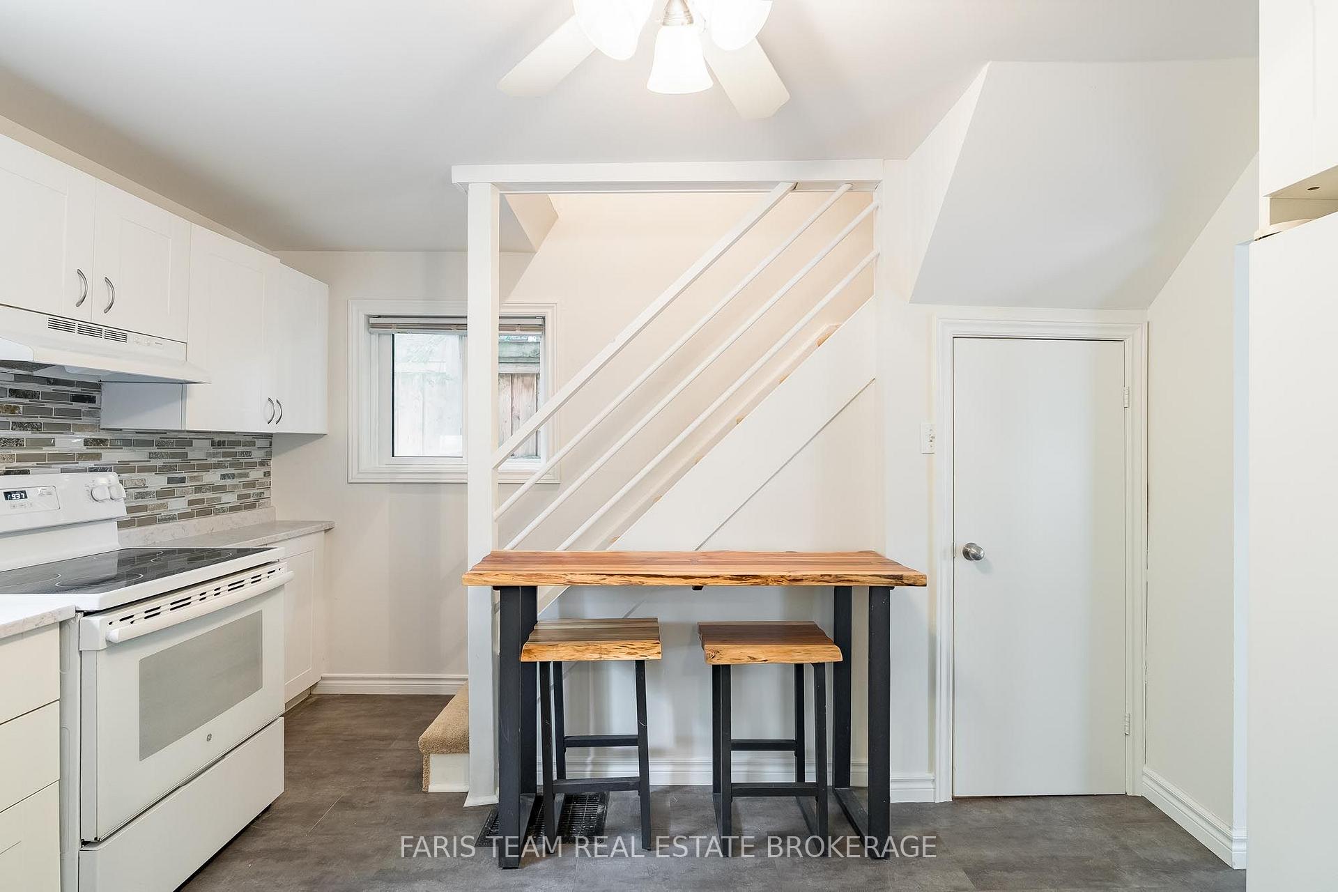 Photo 16 of 308 Russell Street, Midland — HOMEH