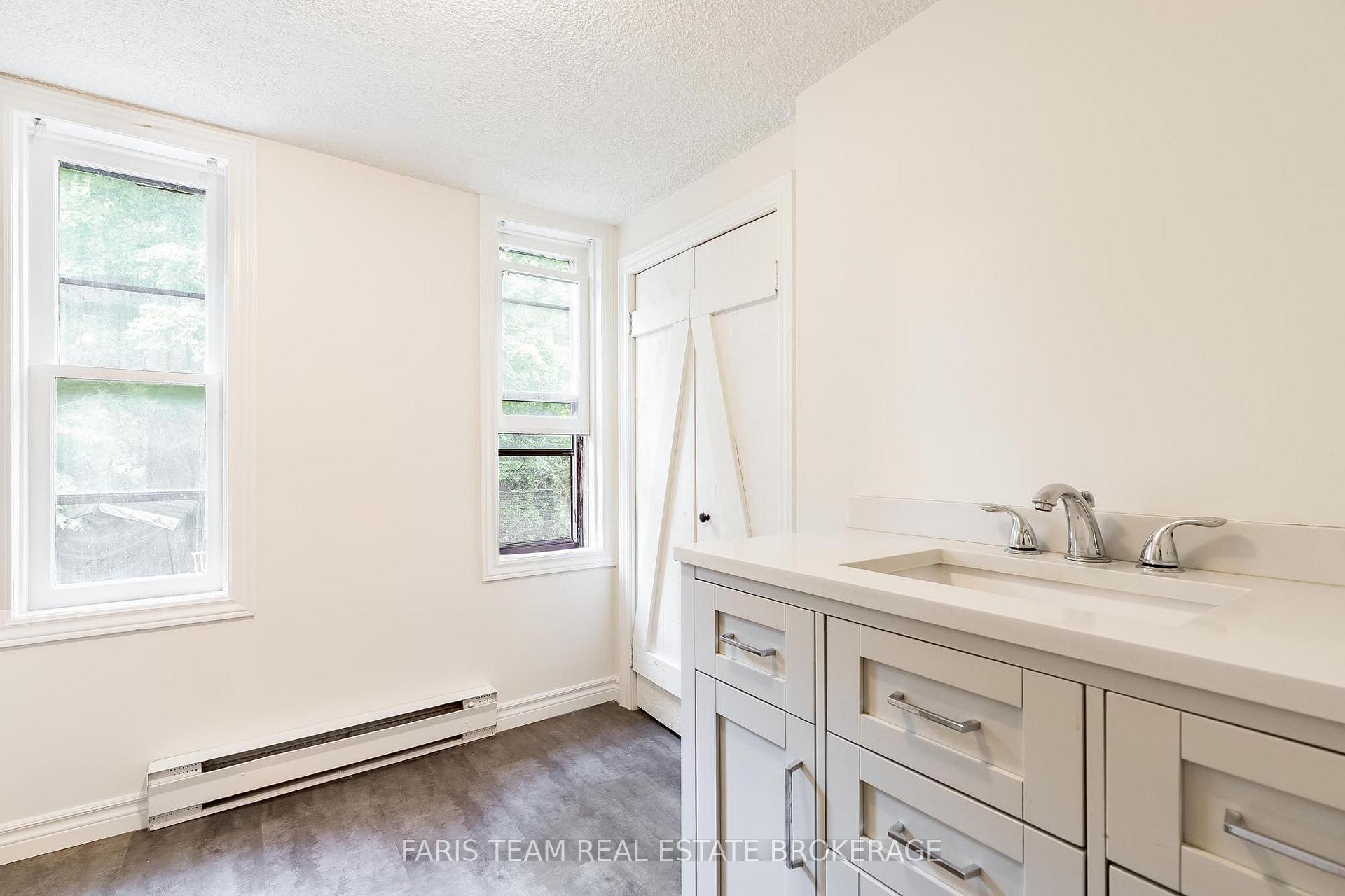 Photo 42 of 308 Russell Street, Midland — HOMEH