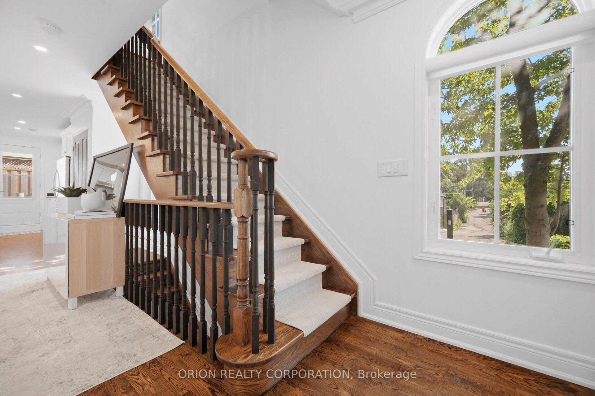 Photo 12 of 6 St Raymond Heights, Toronto, Dovercourt-Wallace Emerson-Junction — HOMEH
