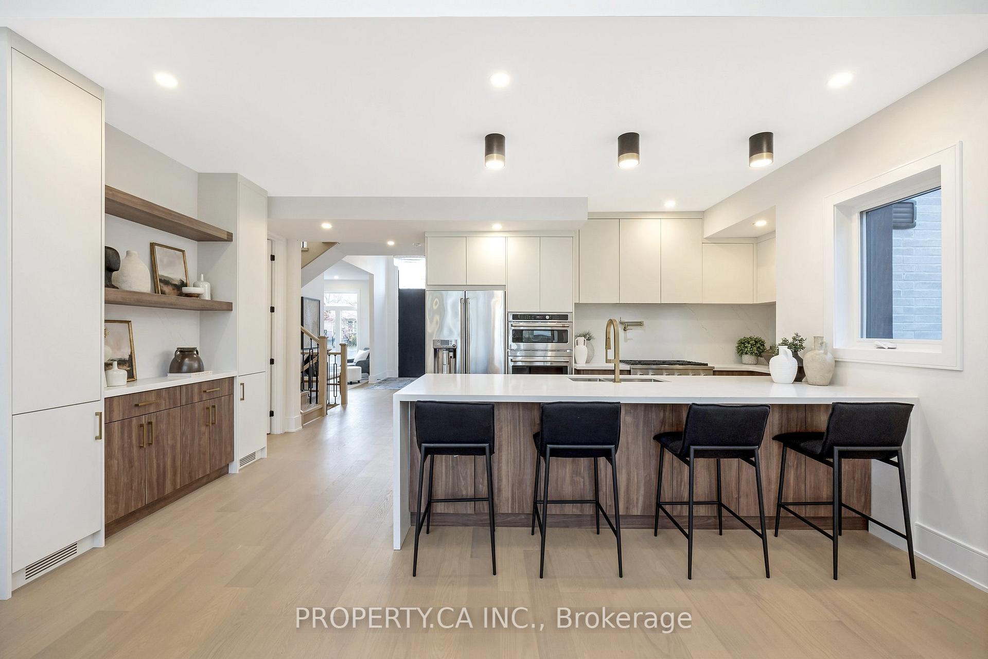 Photo of 348 Kingsleigh Court