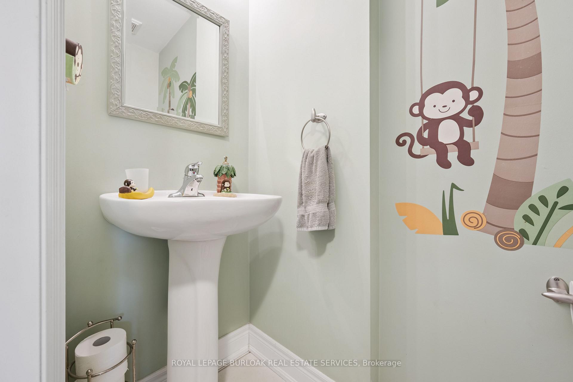 Photo 9 of 1983 Rackus Crescent, Mississauga, Clarkson — HOMEH