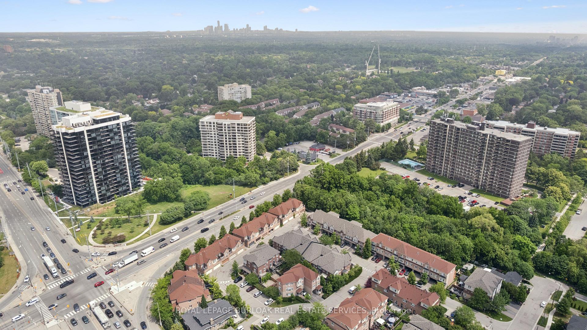 Photo 43 of 1983 Rackus Crescent, Mississauga, Clarkson — HOMEH