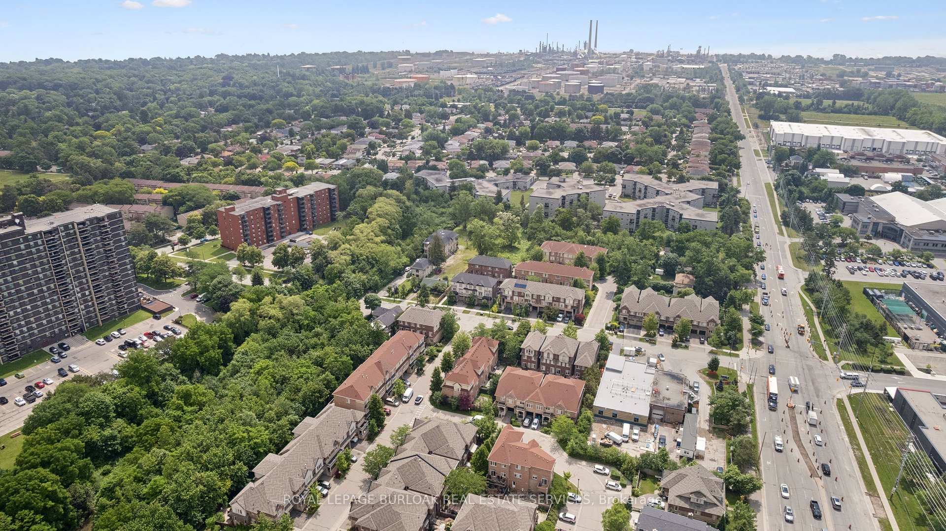 Photo 44 of 1983 Rackus Crescent, Mississauga, Clarkson — HOMEH