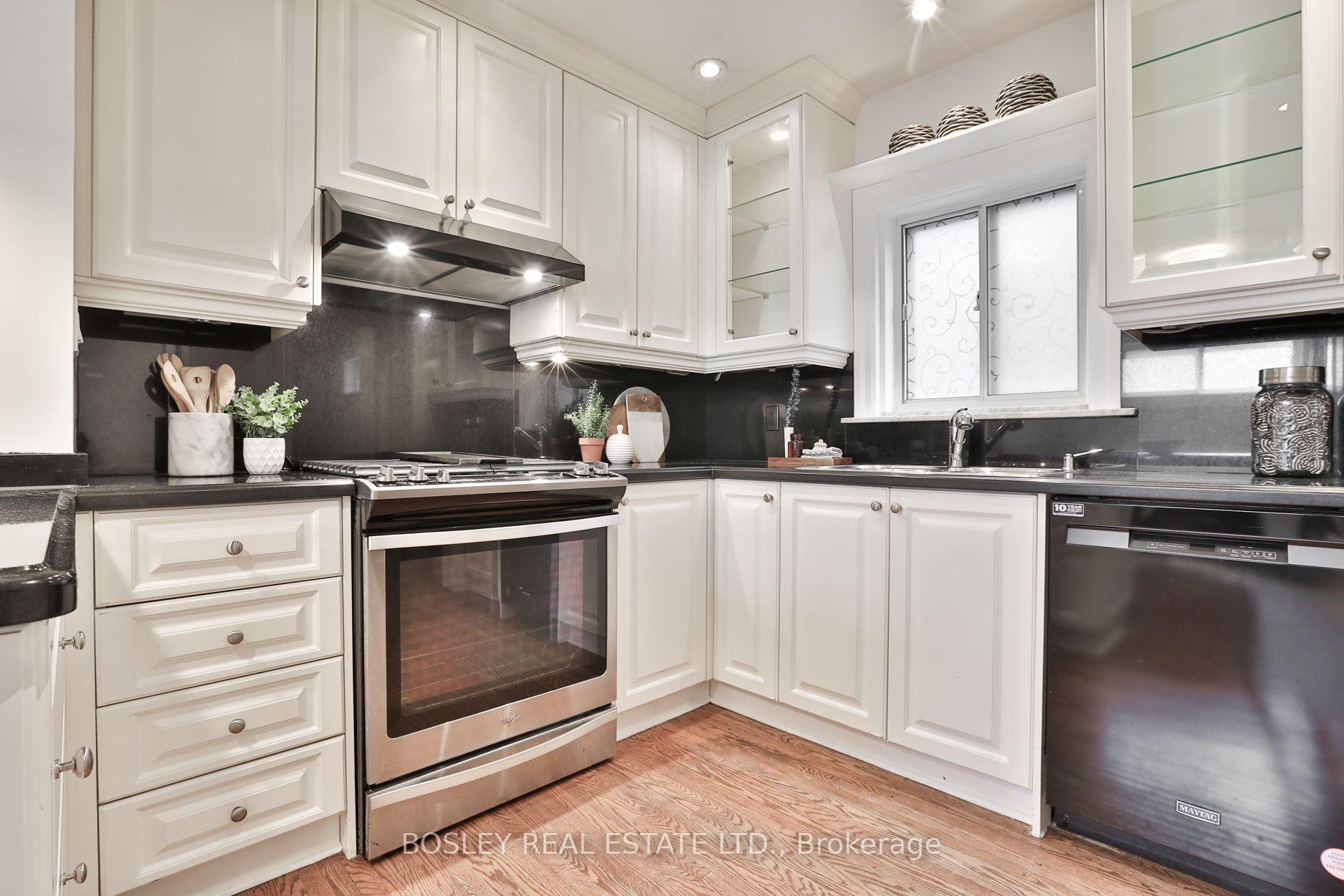 Photo 8 of 24 Whitewood Road, Toronto, Mount Pleasant East — HOMEH