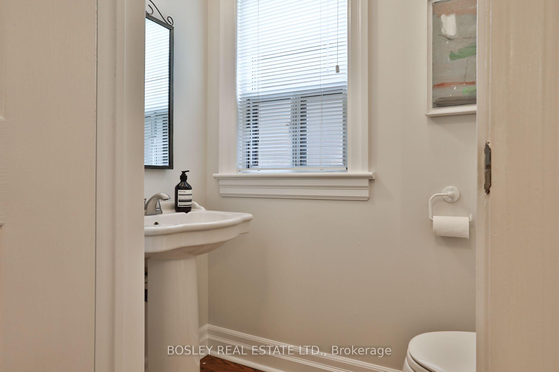Photo 10 of 24 Whitewood Road, Toronto, Mount Pleasant East — HOMEH