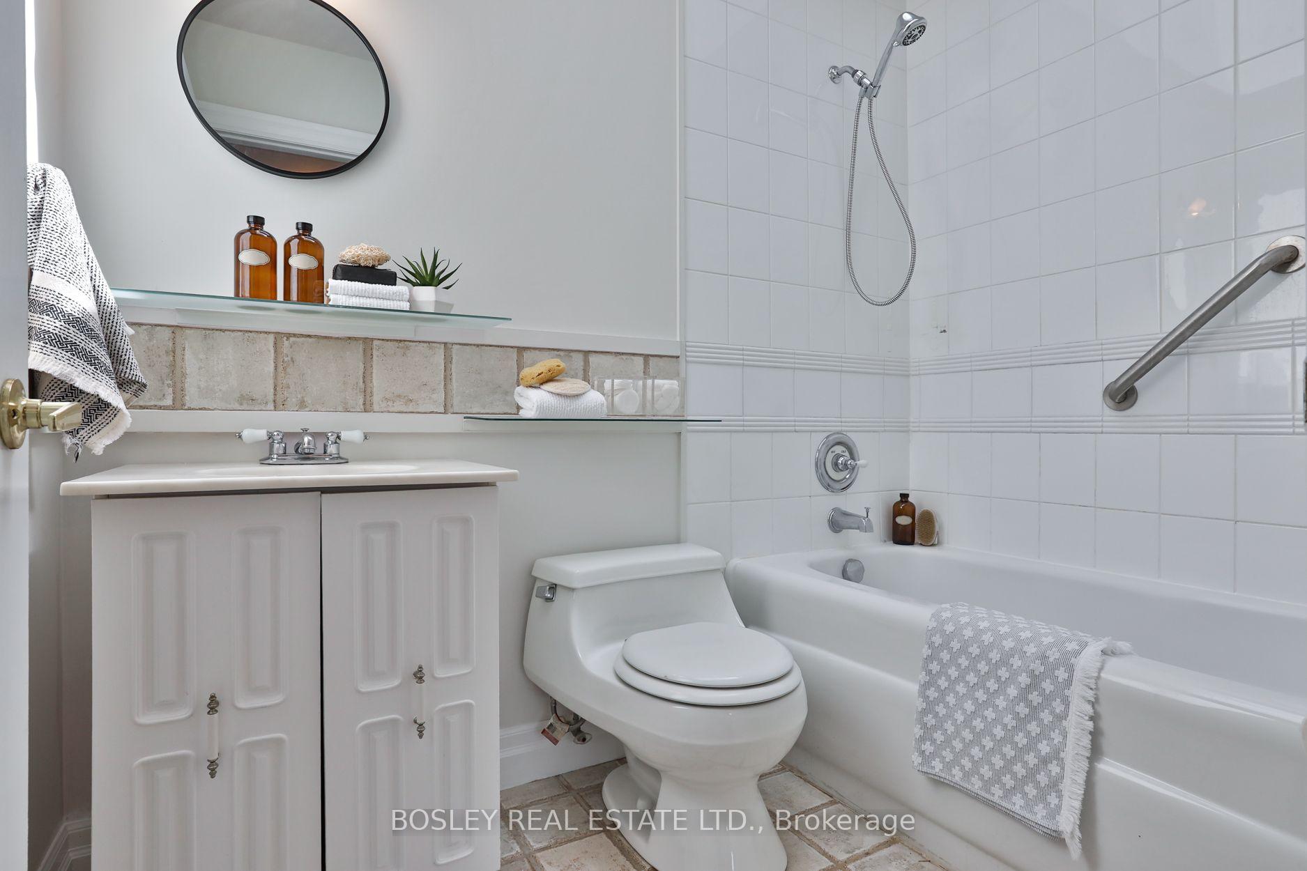 Photo 20 of 24 Whitewood Road, Toronto, Mount Pleasant East — HOMEH
