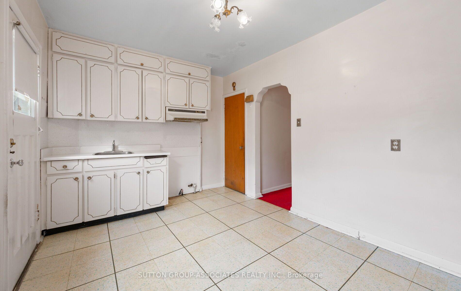 Photo 15 of 144 Bellwoods Avenue, Toronto, Trinity-Bellwoods — HOMEH