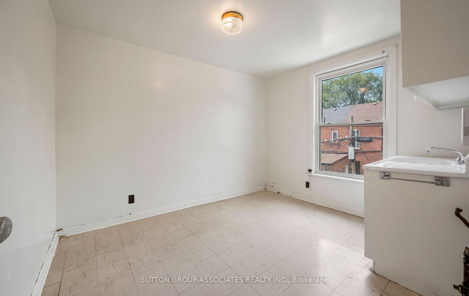 Photo 24 of 144 Bellwoods Avenue, Toronto, Trinity-Bellwoods — HOMEH