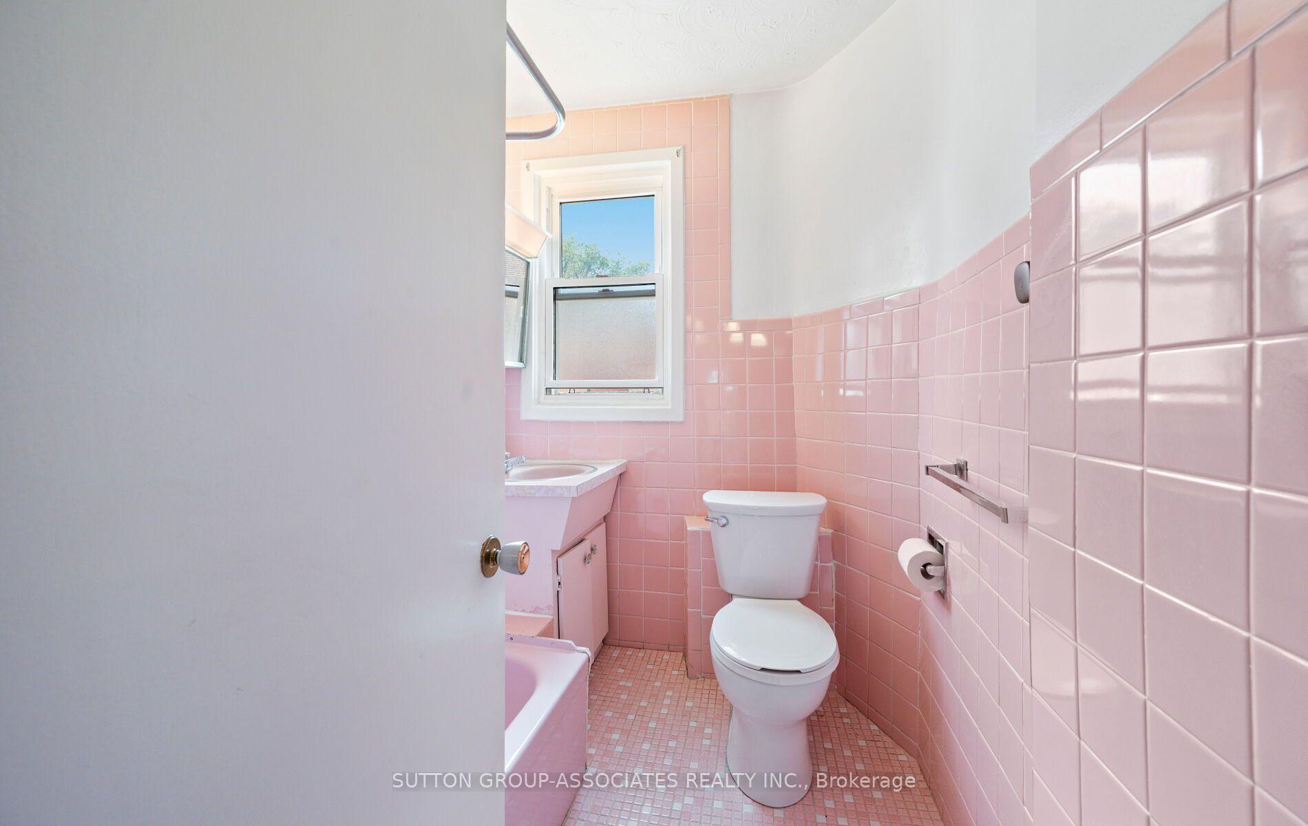Photo 26 of 144 Bellwoods Avenue, Toronto, Trinity-Bellwoods — HOMEH