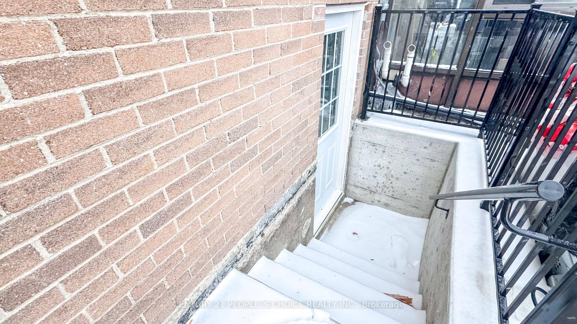 Photo 2 of 7 Dalraith Crescent, Brampton, Southgate — HOMEH
