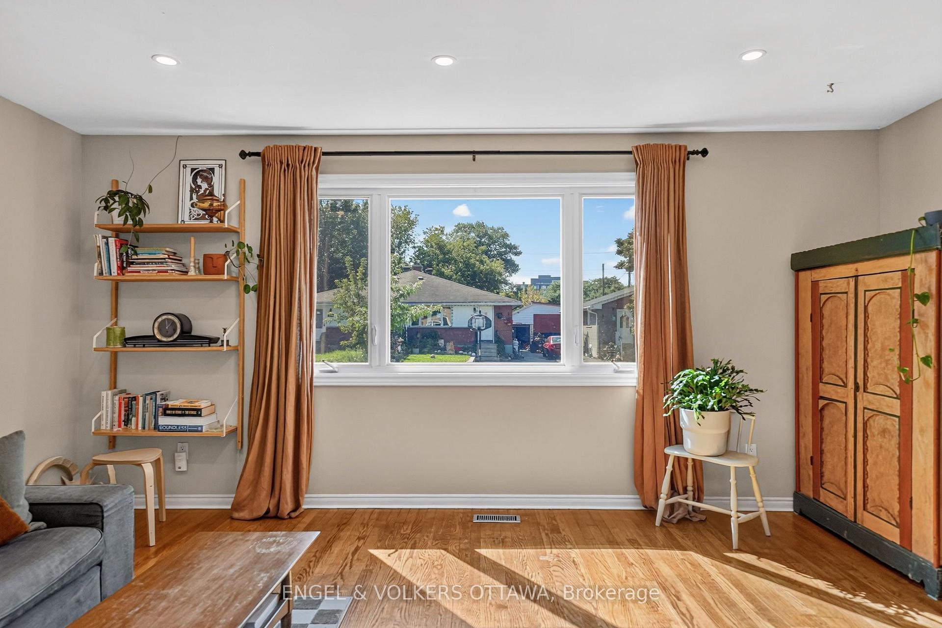 Photo 6 of 793 Trojan Avenue, Ottawa, Castle Heights/Rideau High — HOMEH