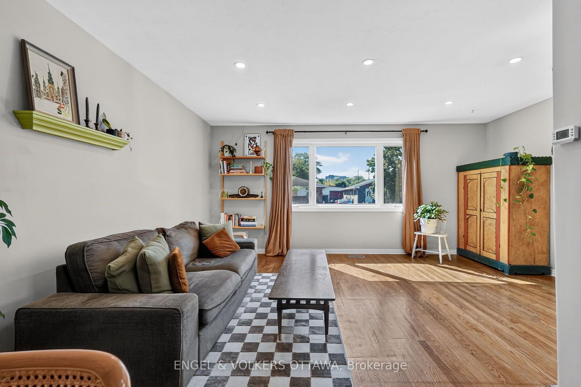 Photo 7 of 793 Trojan Avenue, Ottawa, Castle Heights/Rideau High — HOMEH