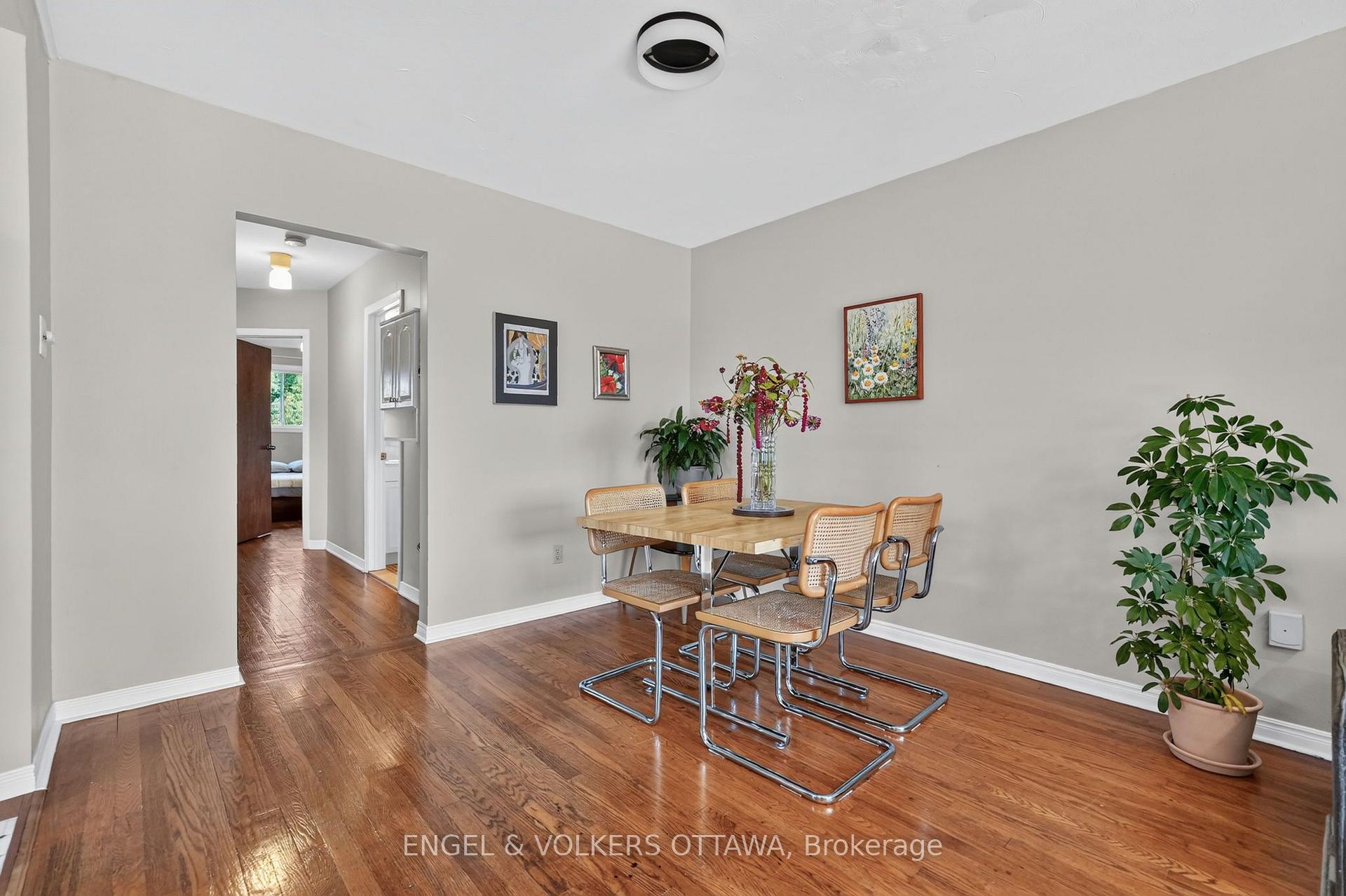Photo 10 of 793 Trojan Avenue, Ottawa, Castle Heights/Rideau High — HOMEH