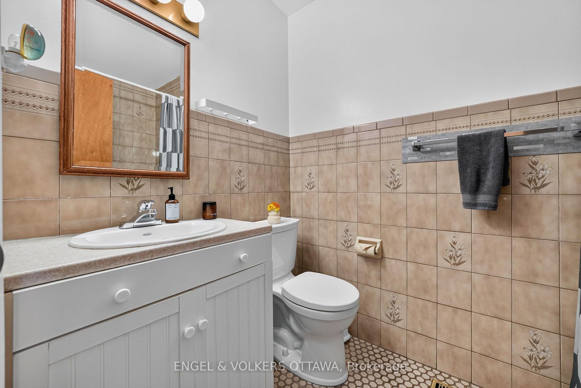 Photo 16 of 793 Trojan Avenue, Ottawa, Castle Heights/Rideau High — HOMEH