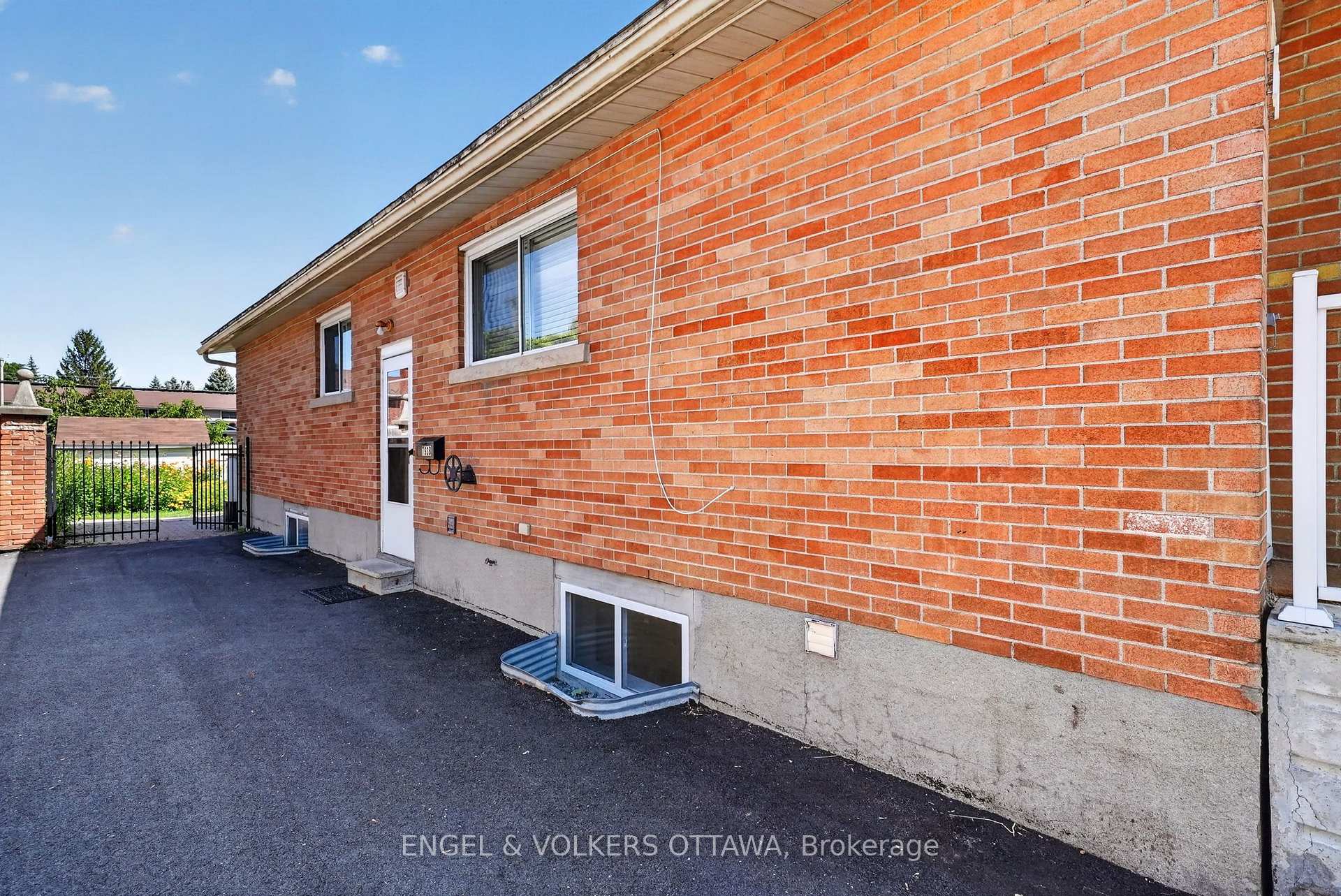 Photo 20 of 793 Trojan Avenue, Ottawa, Castle Heights/Rideau High — HOMEH