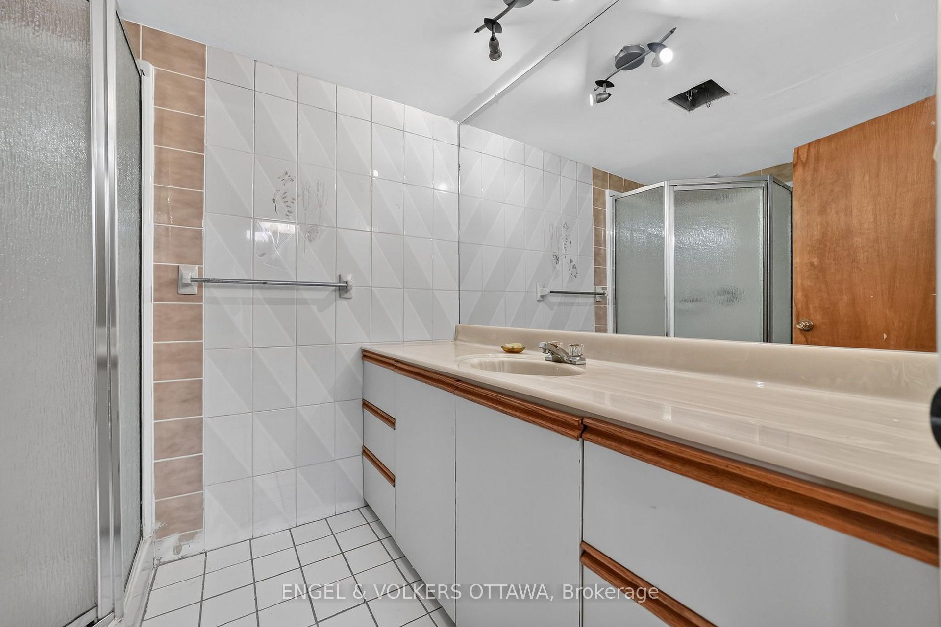 Photo 27 of 793 Trojan Avenue, Ottawa, Castle Heights/Rideau High — HOMEH