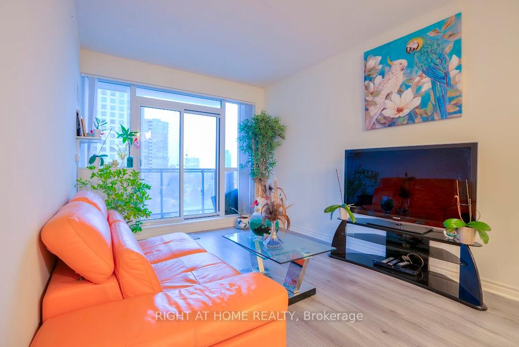 Photo of Unit 512, 349 Rathburn Road W