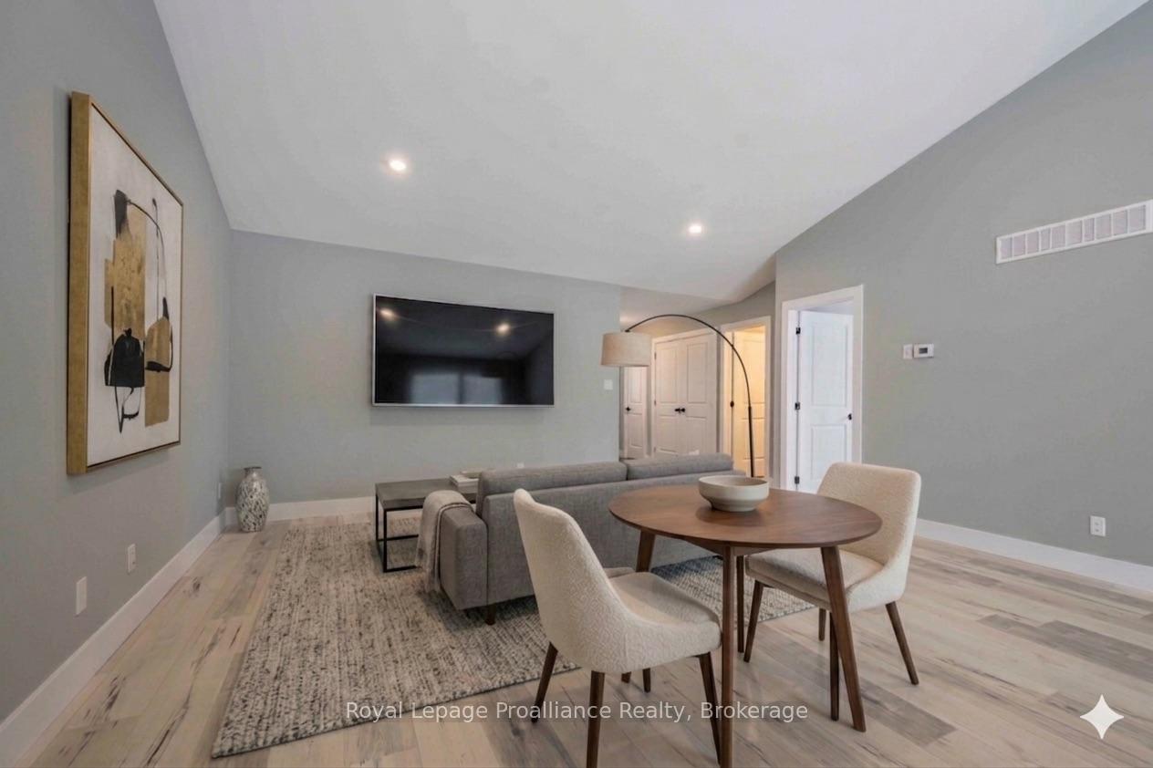 Photo 3 of 117 Farrington Crescent, Prince Edward County, Picton Ward — HOMEH