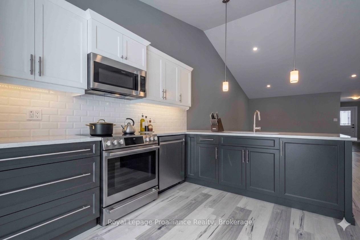 Photo 5 of 117 Farrington Crescent, Prince Edward County, Picton Ward — HOMEH