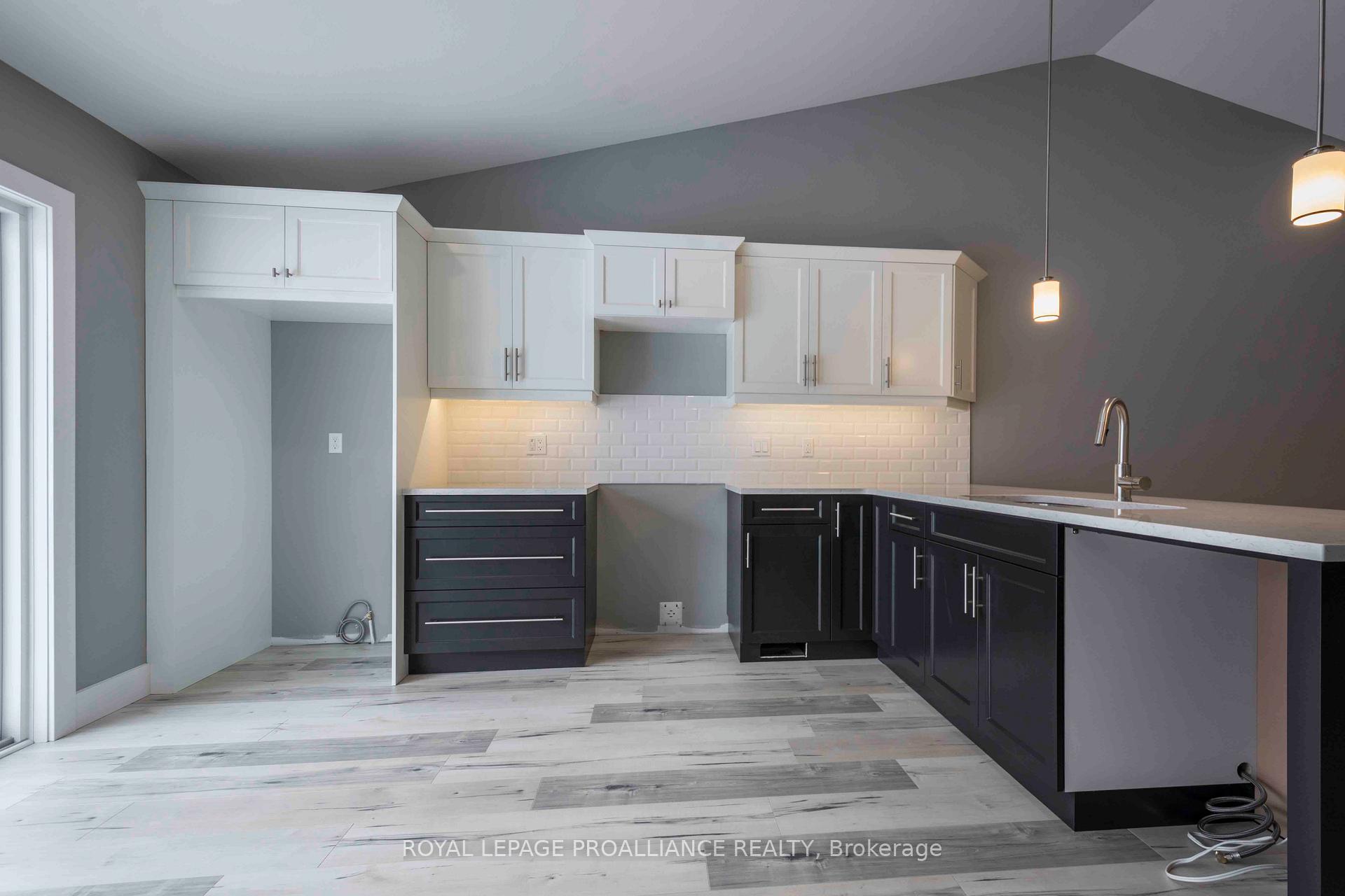 Photo 8 of 117 Farrington Crescent, Prince Edward County, Picton Ward — HOMEH