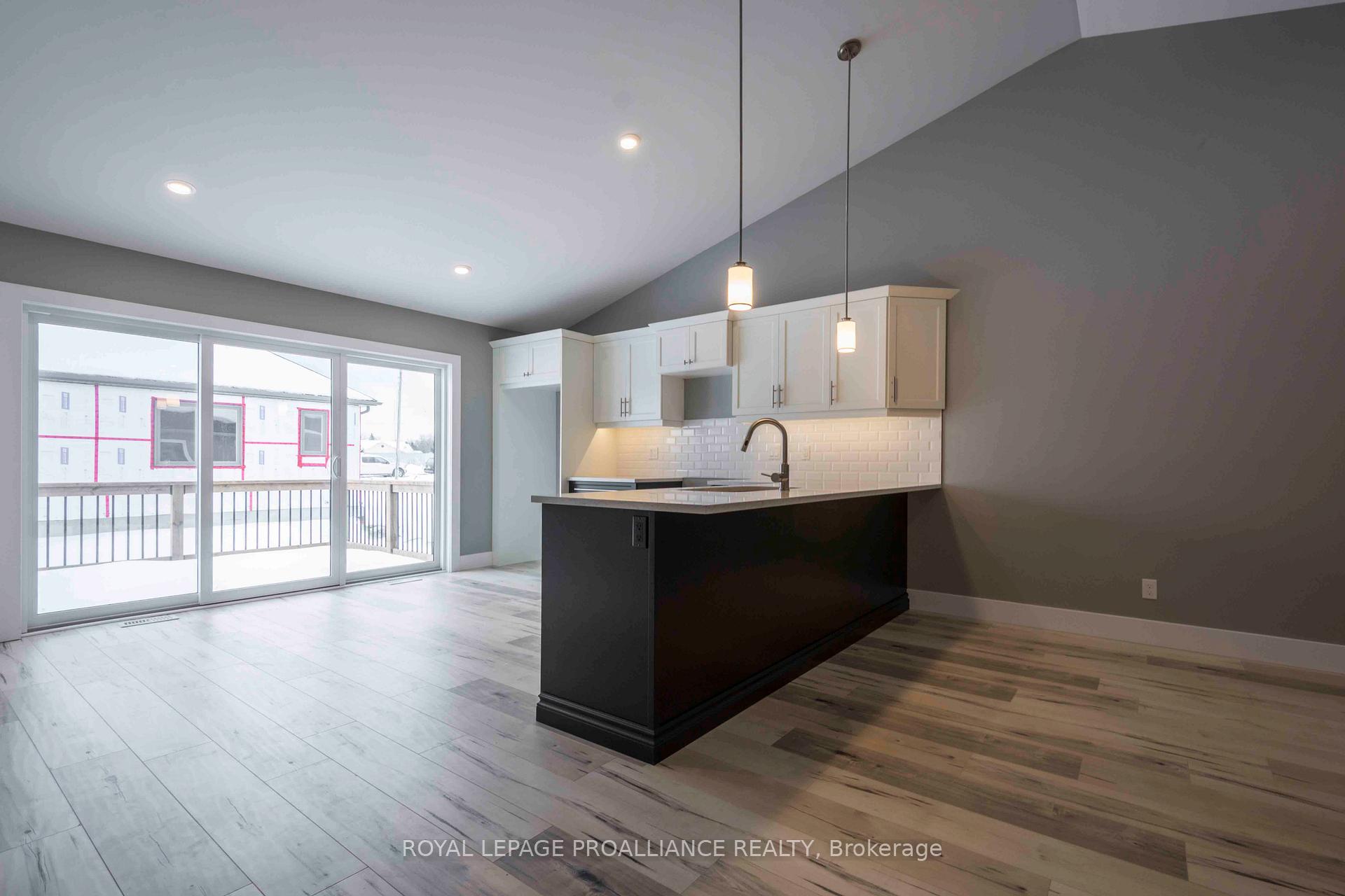 Photo 9 of 117 Farrington Crescent, Prince Edward County, Picton Ward — HOMEH