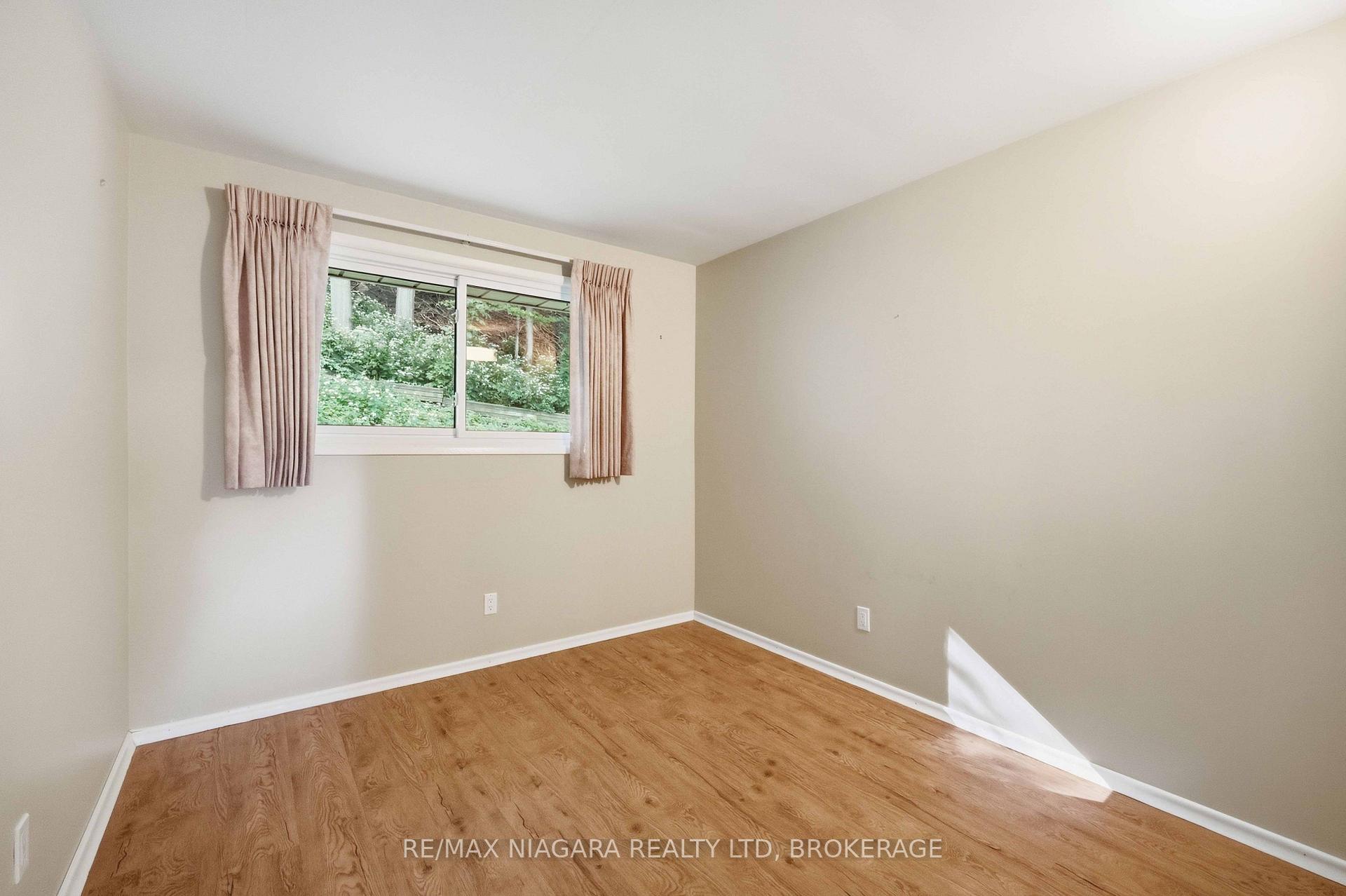 Photo 14 of 150 Woodside Drive, St. Catharines, Glendale/Glenridge — HOMEH