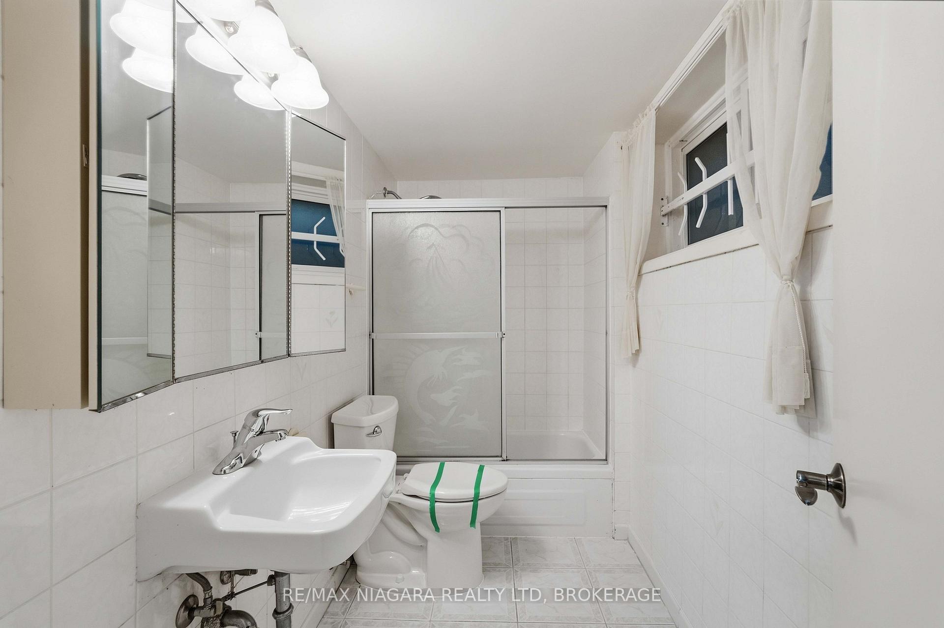 Photo 25 of 150 Woodside Drive, St. Catharines, Glendale/Glenridge — HOMEH