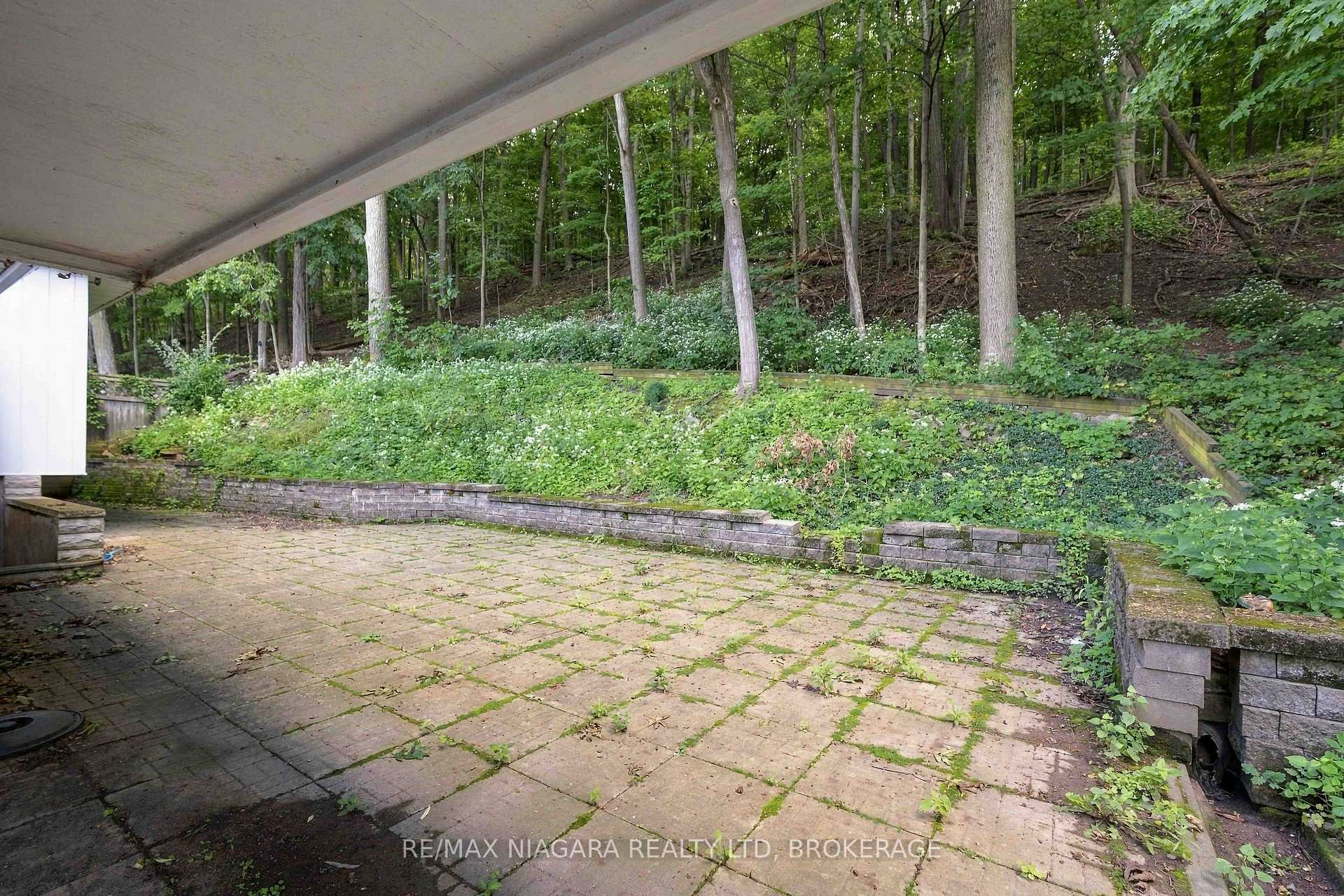 Photo 28 of 150 Woodside Drive, St. Catharines, Glendale/Glenridge — HOMEH