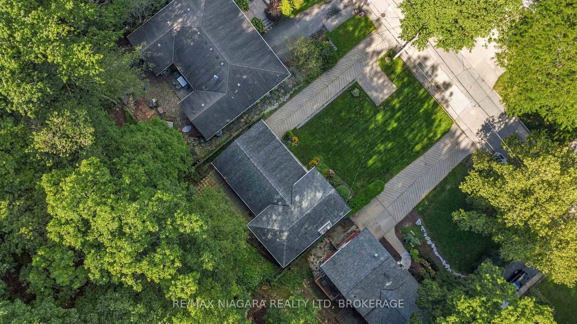Photo 33 of 150 Woodside Drive, St. Catharines, Glendale/Glenridge — HOMEH